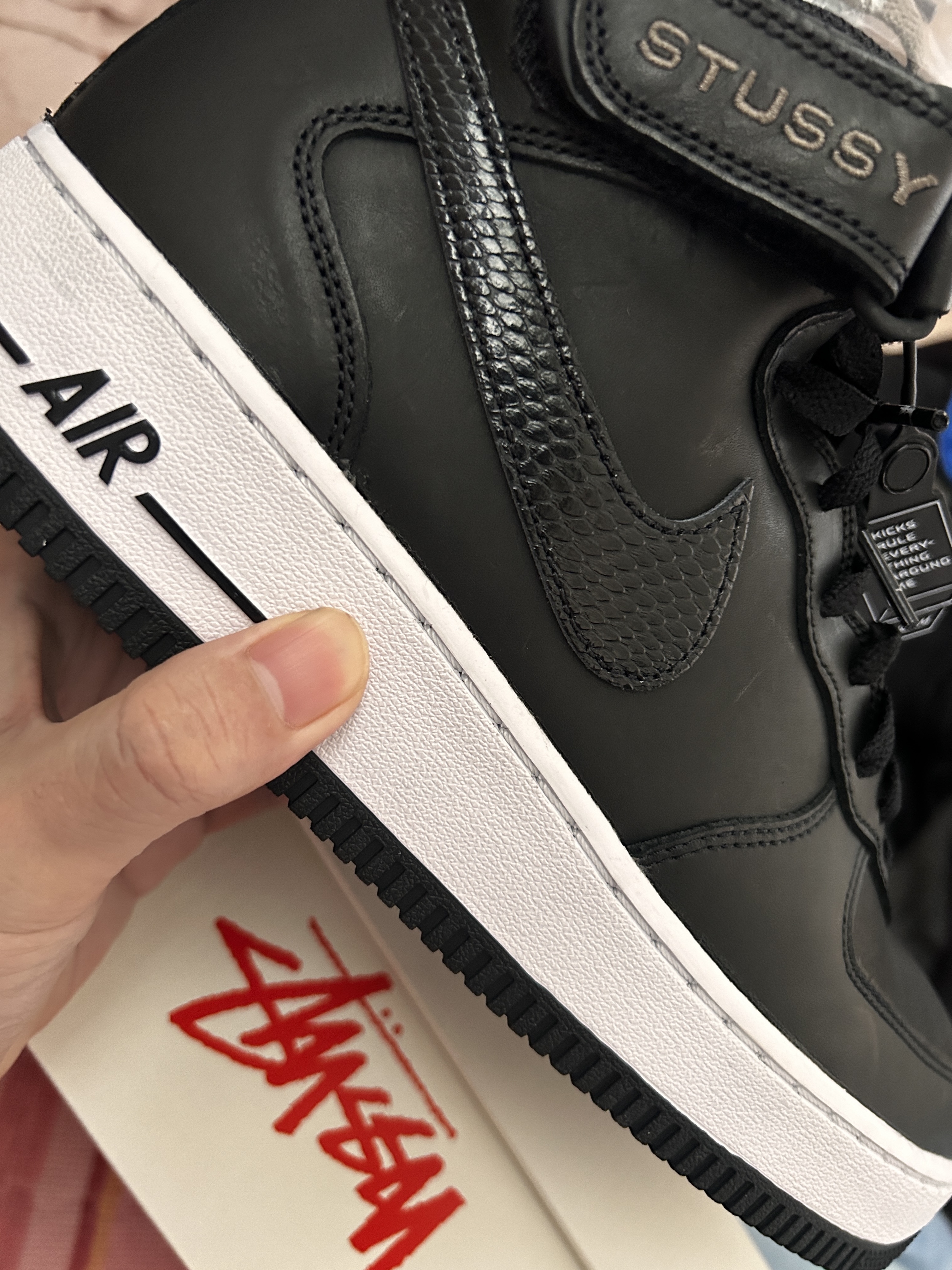 Nike x Stussy Air Force 1 '07 Mid SP Black 착용 스타일