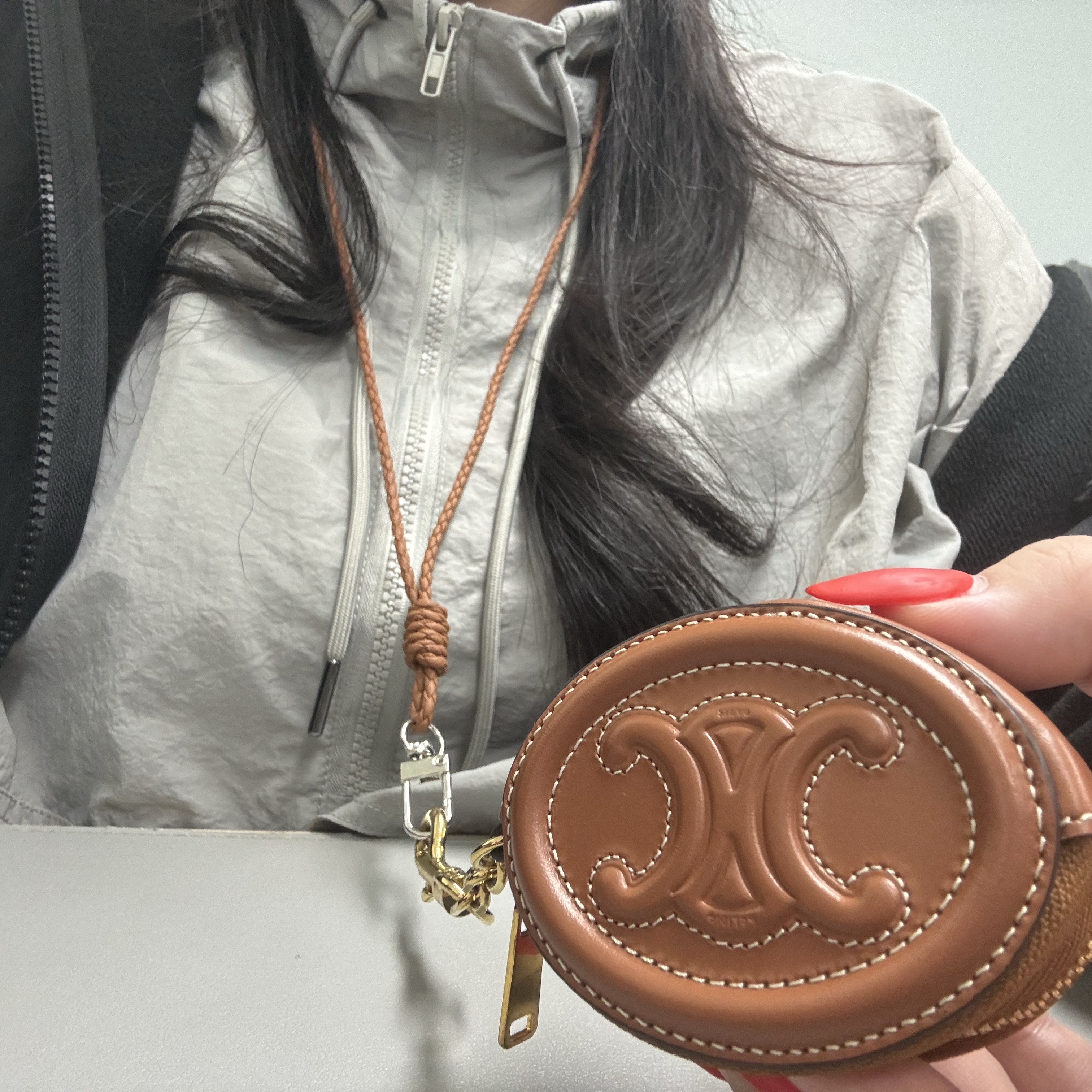 Celine Coin Purse Cuir Triomphe in Smooth Calfskin Tan 착용 스타일