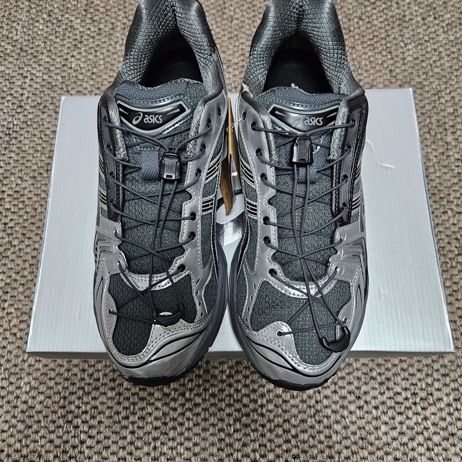 Asics x Unaffected Gel-Kayano 14 Silver Moon 착용 스타일 - 3