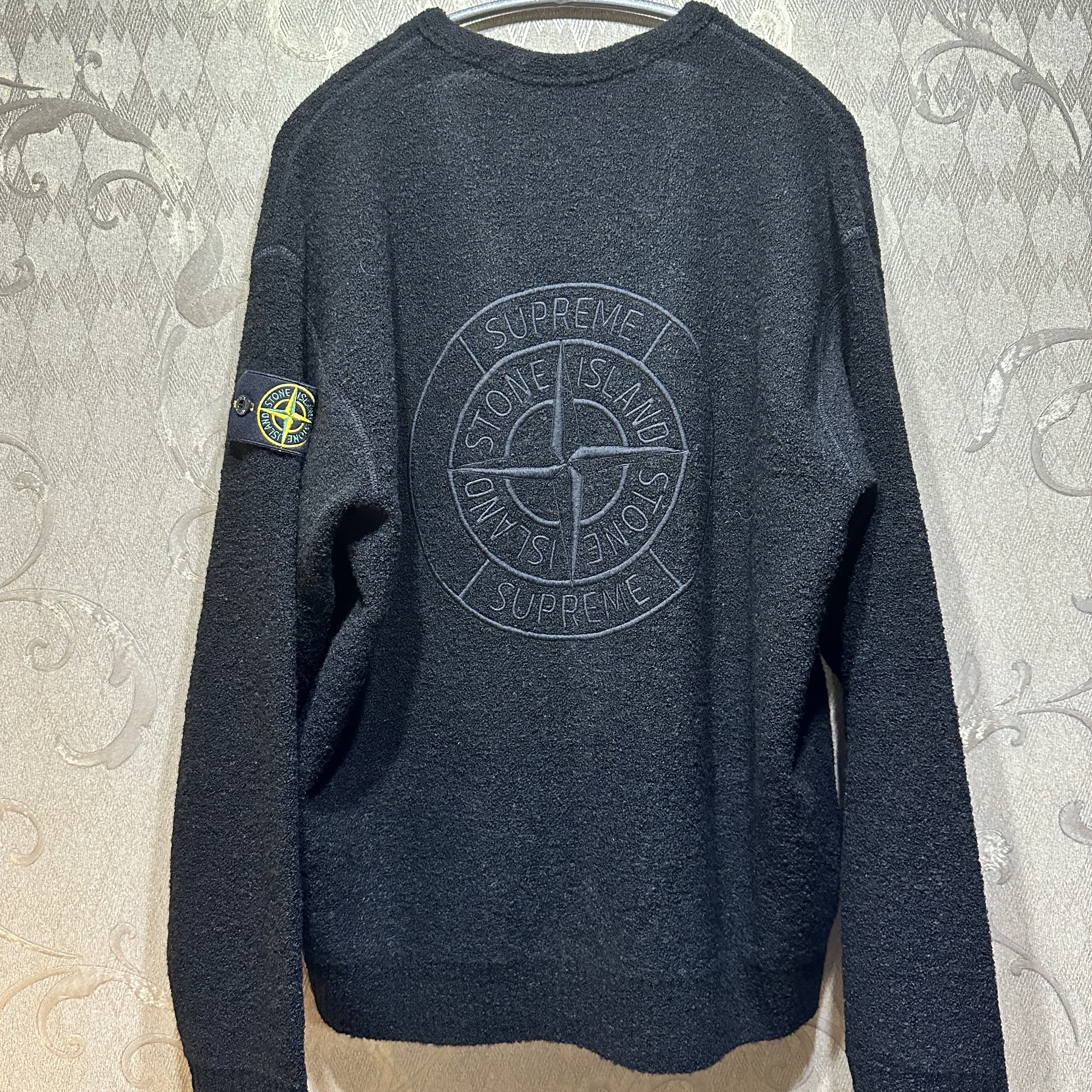 Supreme x Stone Island Boucle Cardigan Black - 23FW, Supreme x Stone Island Boucle Cardigan Olive - 23FW 착용 스타일 - 2