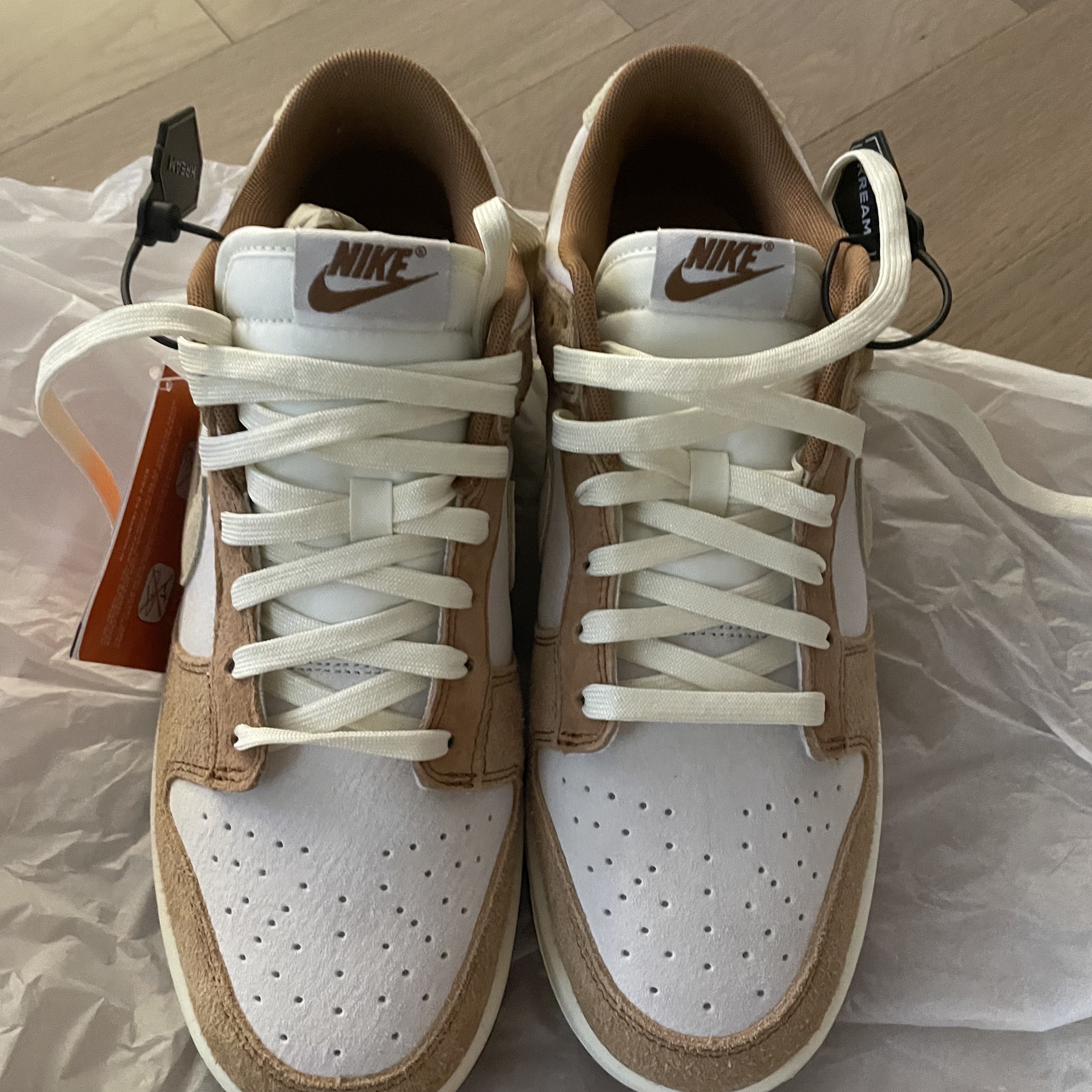 Nike Dunk Low Pro Premium Medium Curry 착용 스타일 - 1