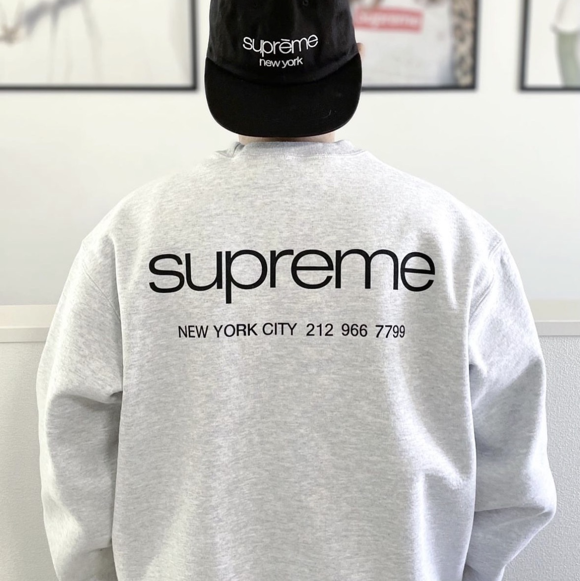 Supreme NYC Crewneck Ash Grey - 23FW 착용 스타일