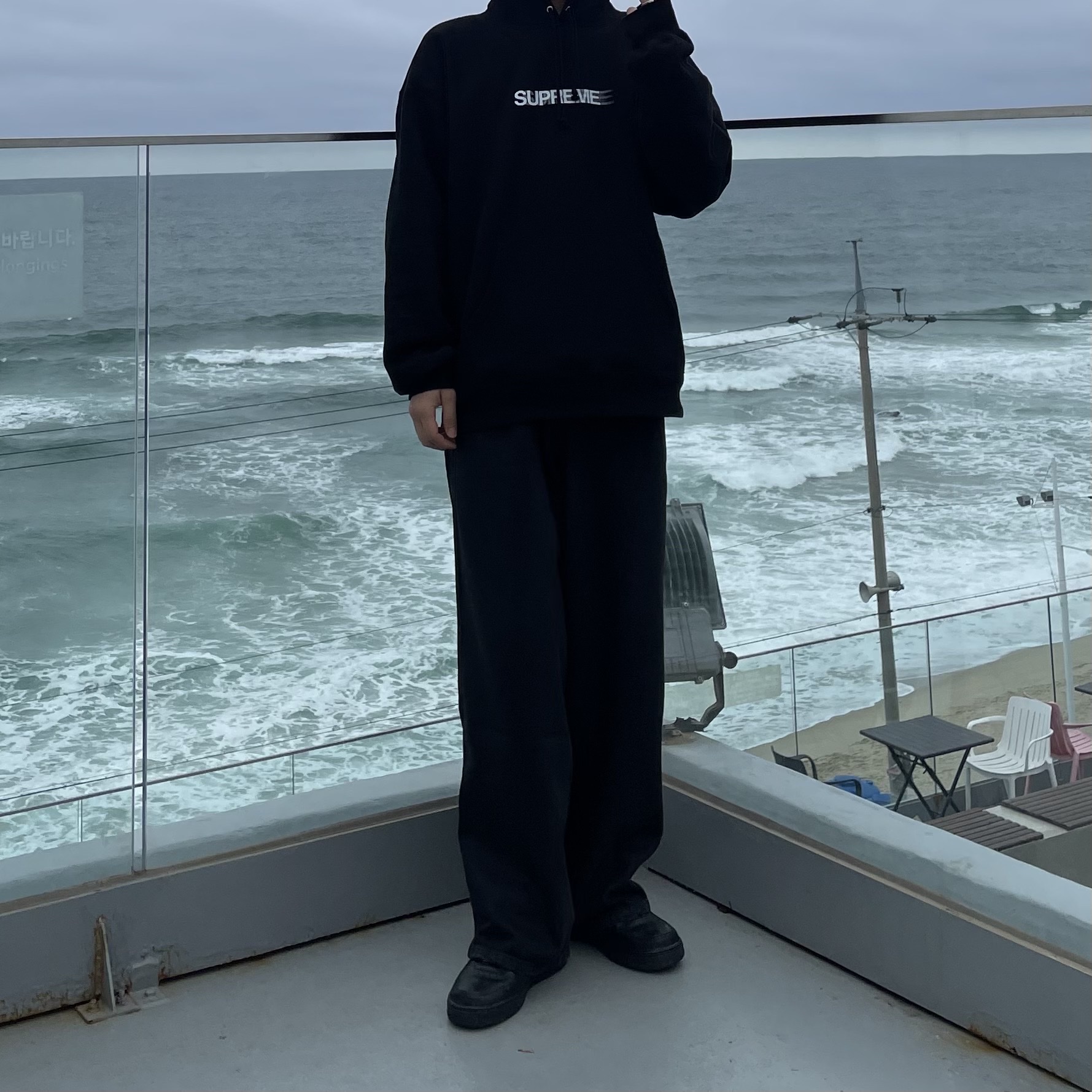 Supreme Motion Logo Hooded Sweatshirt Black - 23SS, Nike Air Force 1 Mid '07 Black 착용 스타일