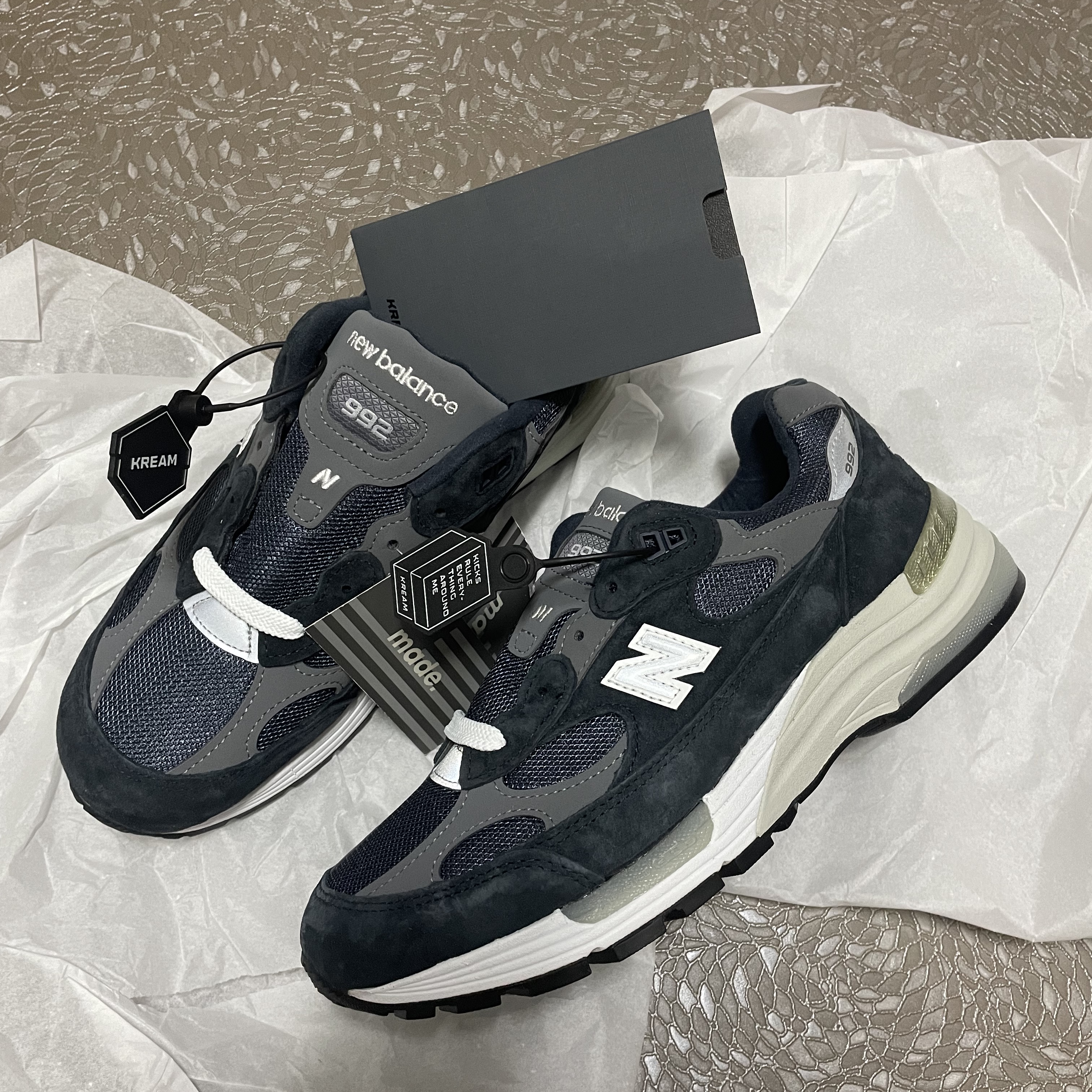 New Balance 992 Made in USA Navy 착용 스타일