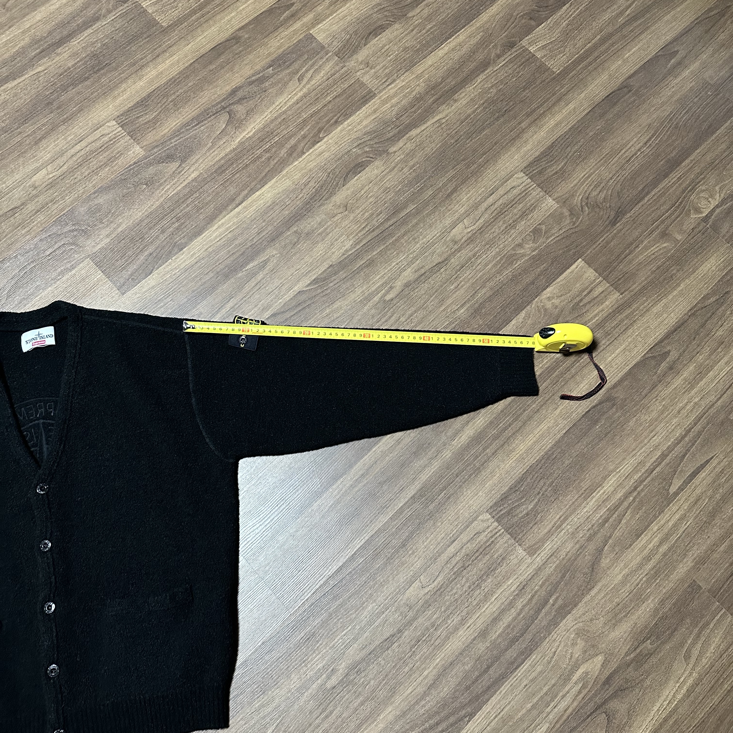 Supreme x Stone Island Boucle Cardigan Black - 23FW, Supreme x Stone Island Boucle Cardigan Olive - 23FW 착용 스타일 - 8