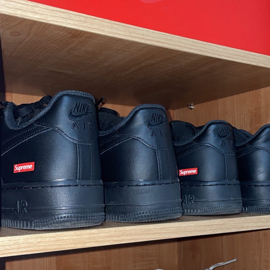 Nike x Supreme Air Force 1 Low Black 착용 스타일