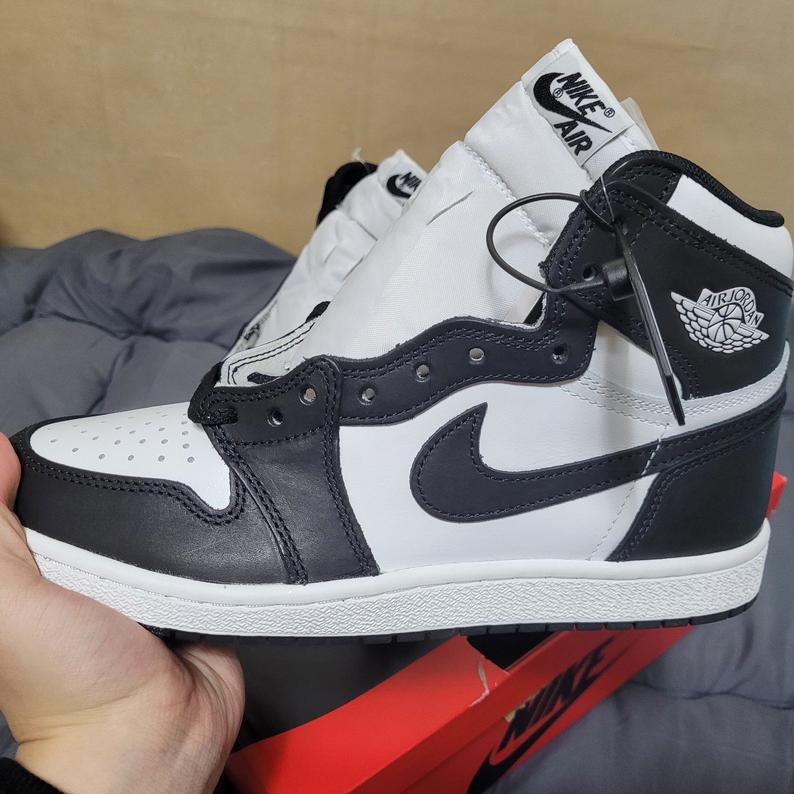 Jordan 1 High 85 Black White 착용 스타일 - 3