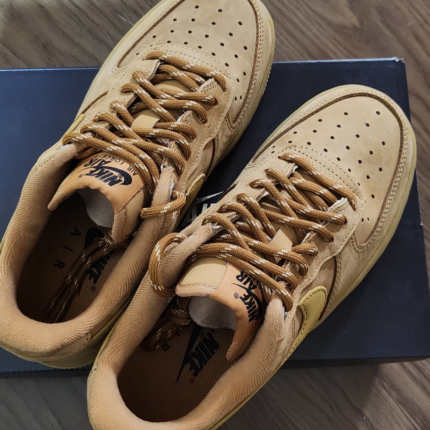 Nike Air Force 1 '07 WB Flax 착용 스타일