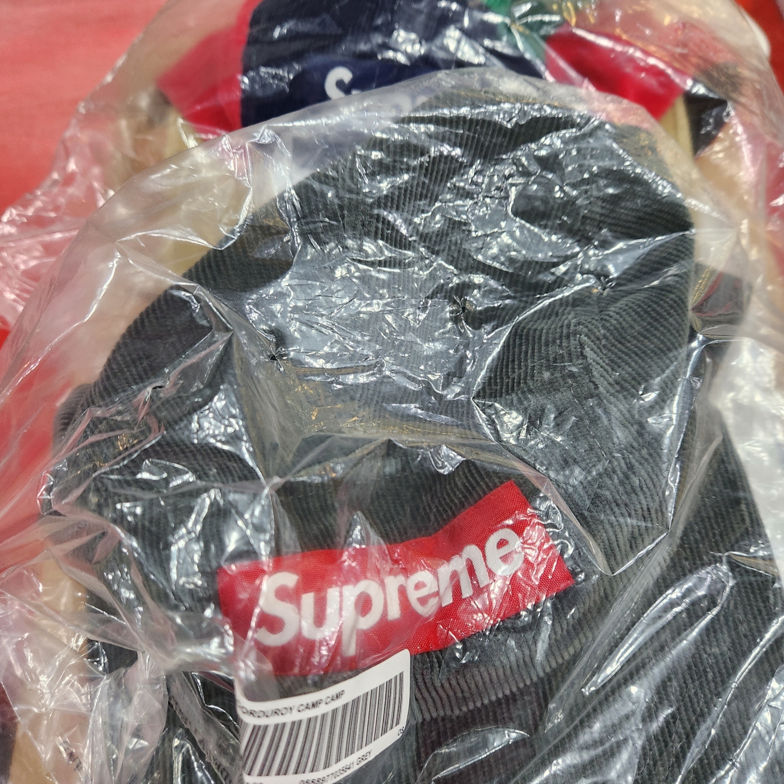 Supreme Corduroy Camp Cap Multicolor - 23FW, Supreme Corduroy Camp Cap Grey - 23FW 착용 스타일 - 2