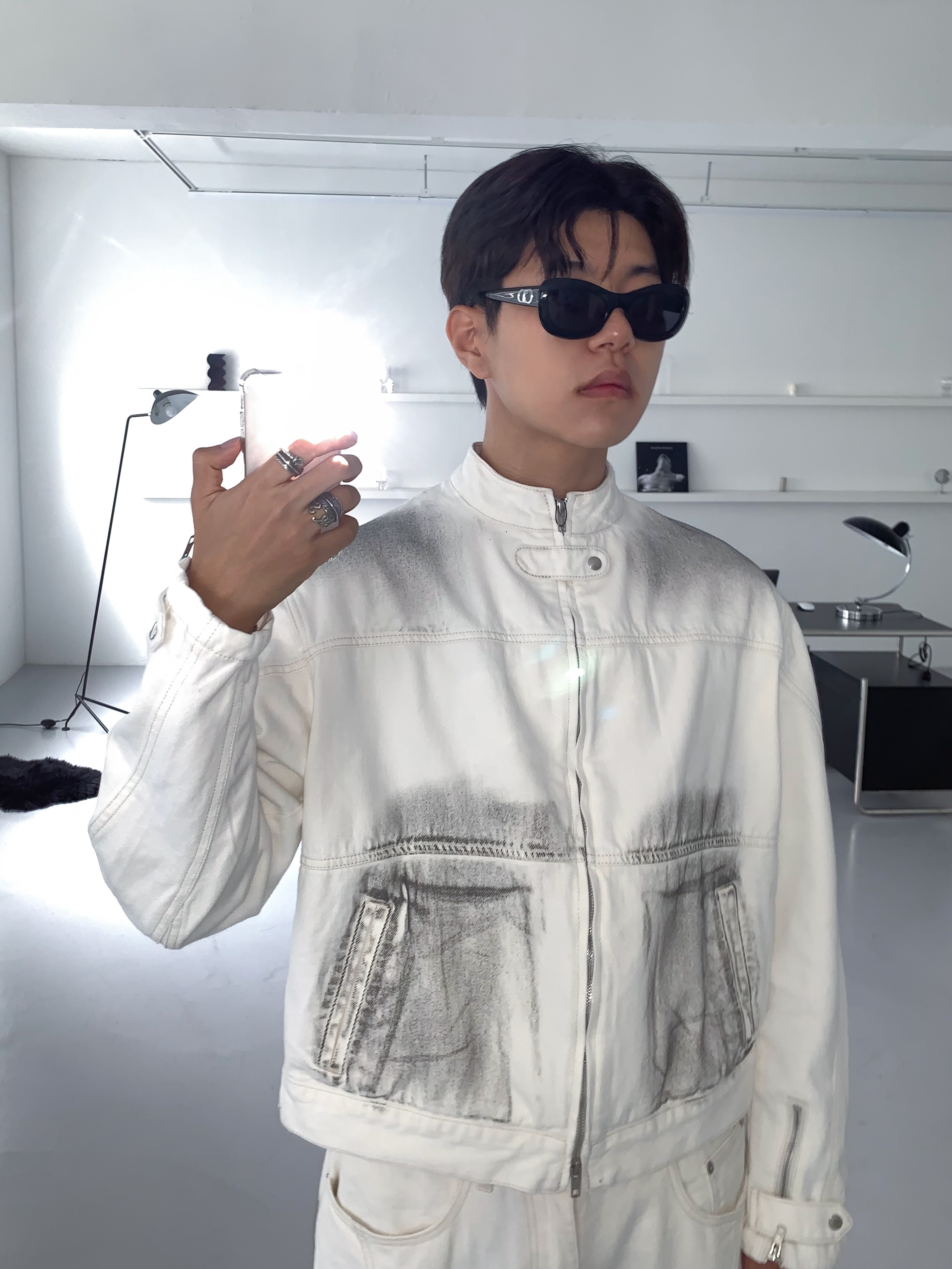 Balenciaga 3XL Sneakers Grey White Red 착용 스타일 - 3