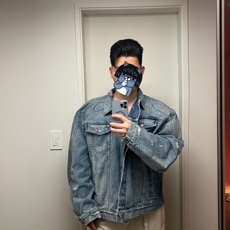 Yeezy Gap Engineered By Balenciaga Padded Denim Jacket Blue 착용 스타일