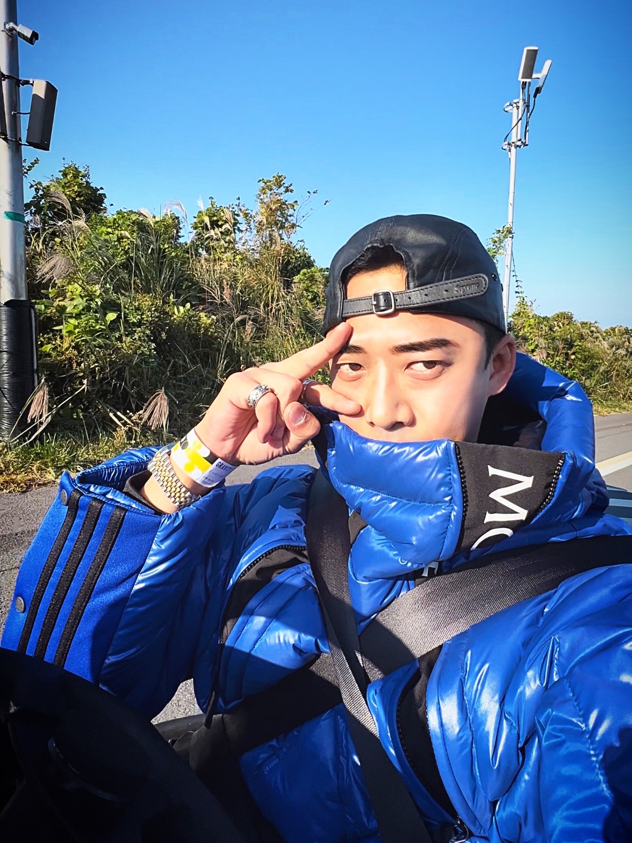 Supreme Leather Camp Cap Black - 21SS, Moncler x Adidas Chambery Short Down Jacket Blue - 23FW 착용 스타일 - 6