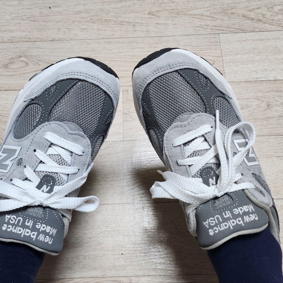 (W) New Balance 993 Made in USA Grey - B Standard 착용 스타일