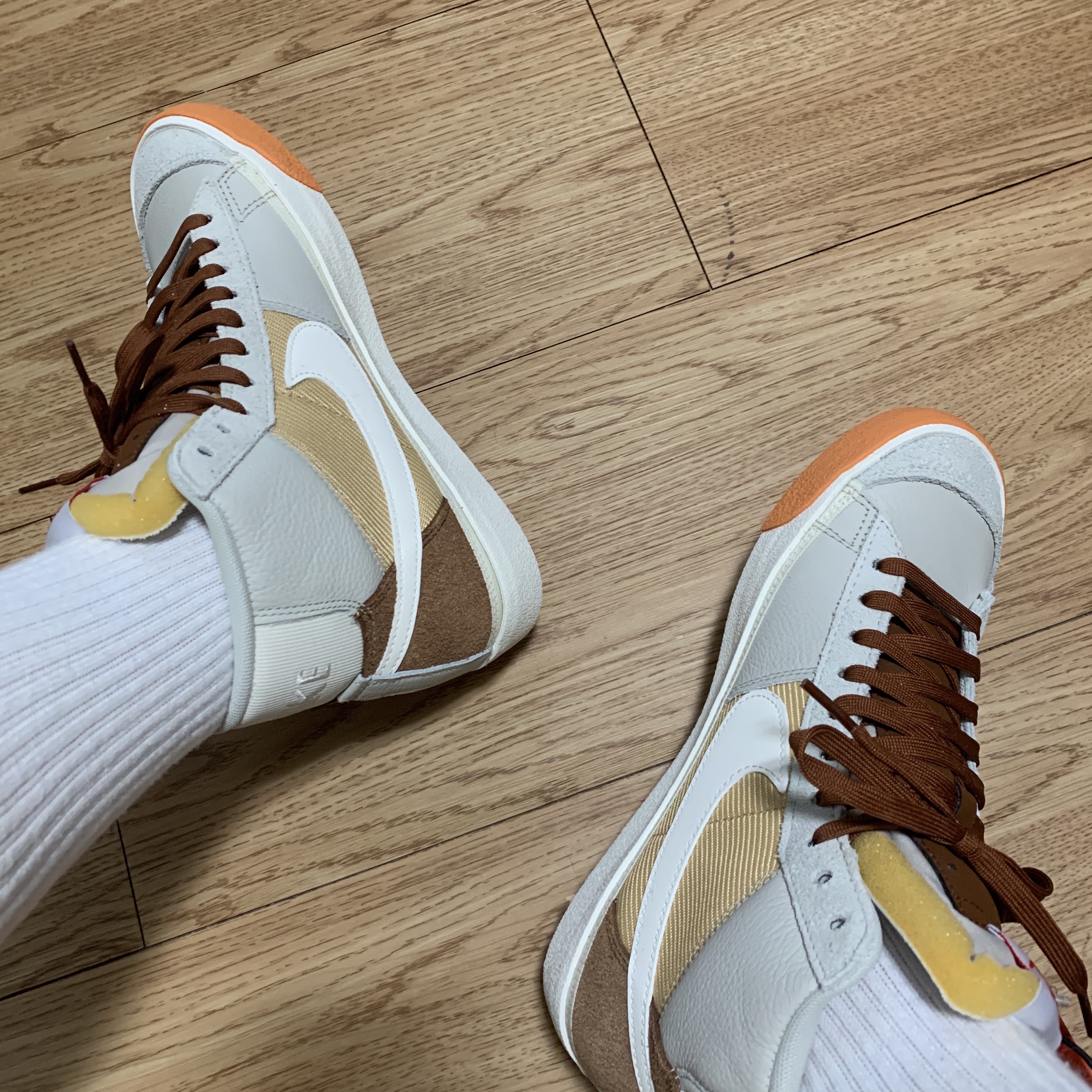 Nike Blazer Mid '77 Pro Club Light Bone 착용 스타일