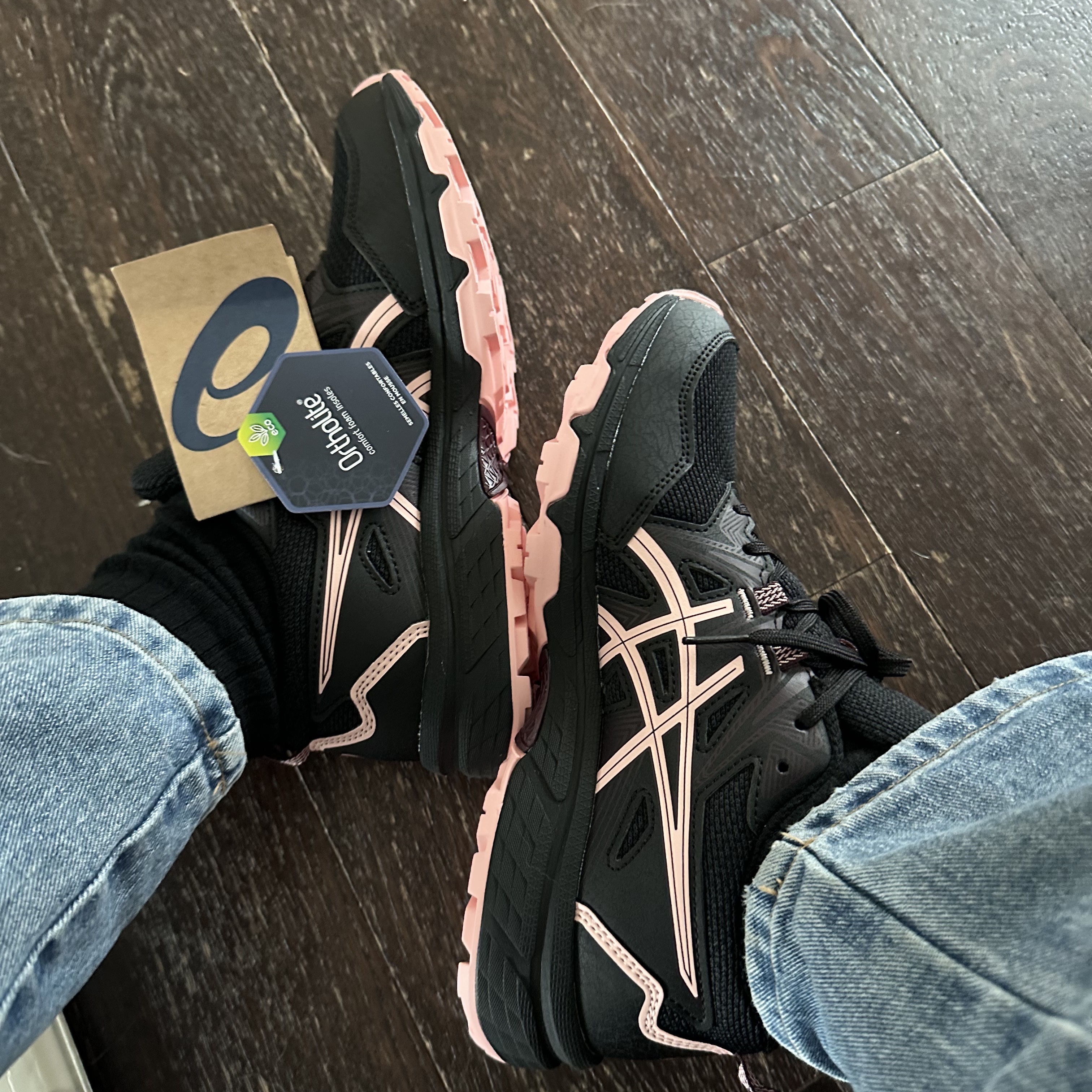 (W) Asics Gel-Venture 8 Black Frosted Rose 착용 스타일 - 2