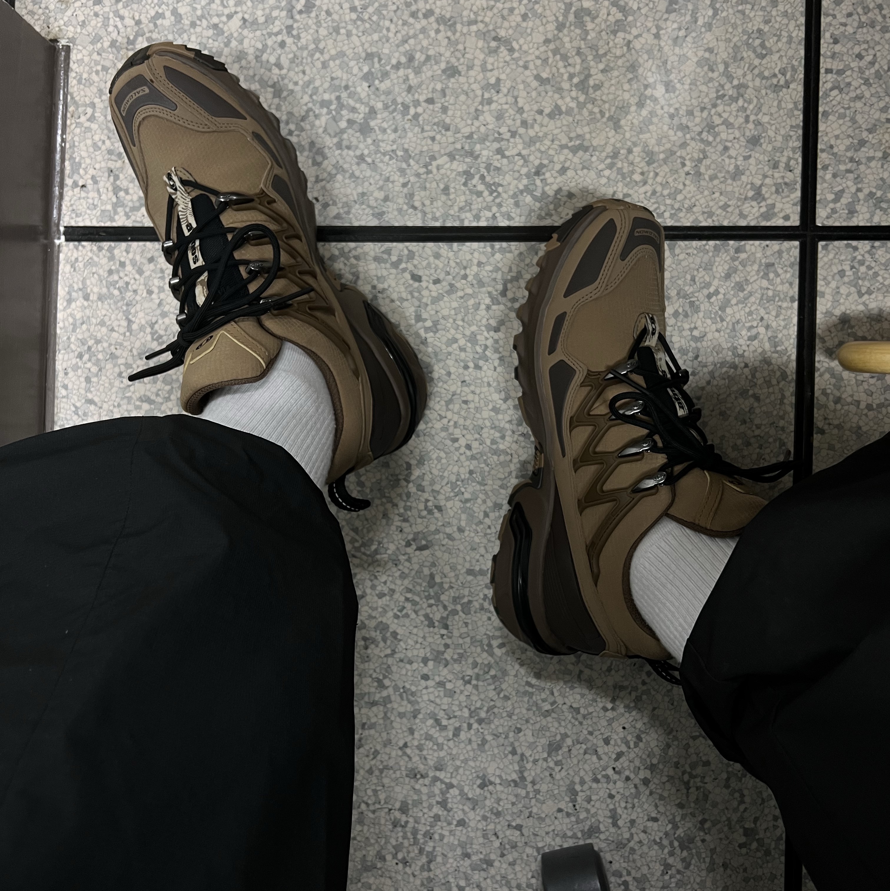 Salomon x Atmos ACS + CSWP Delicioso Bleached Sand 착용 스타일