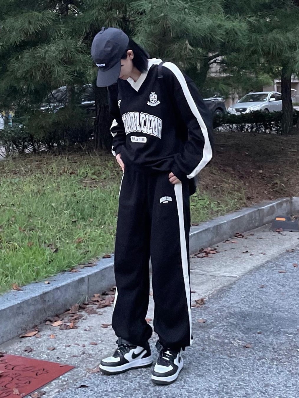 Supreme x The North Face Snakeskin Packable Reversible Crusher Black - 18SS, Supreme Gore-Tex Corduroy Classic Logo 6-Panel Black - 21FW 착용 스타일 - 6