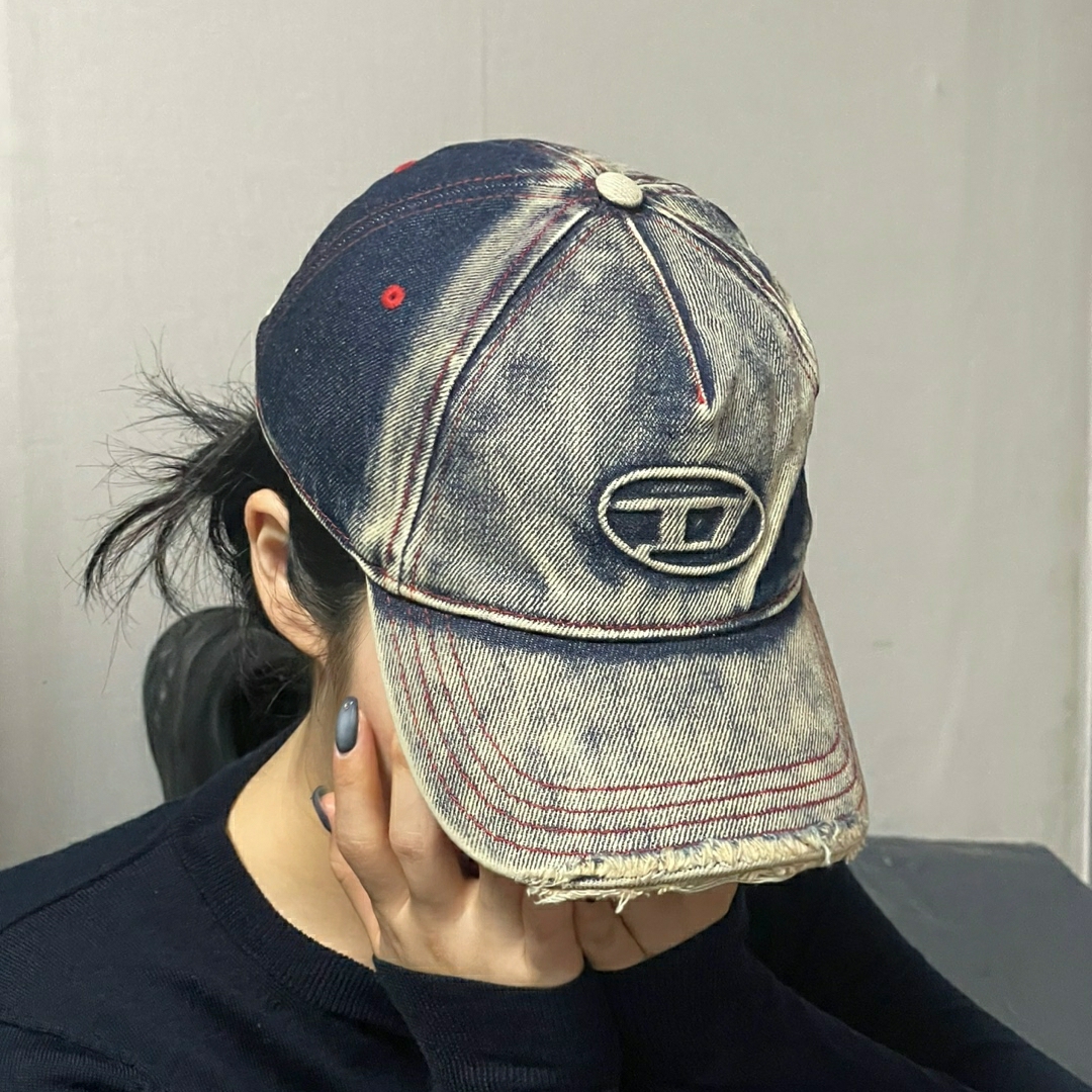 Diesel C-Seymon Treated Denim Baseball Cap Blue White 착용 스타일 - 3