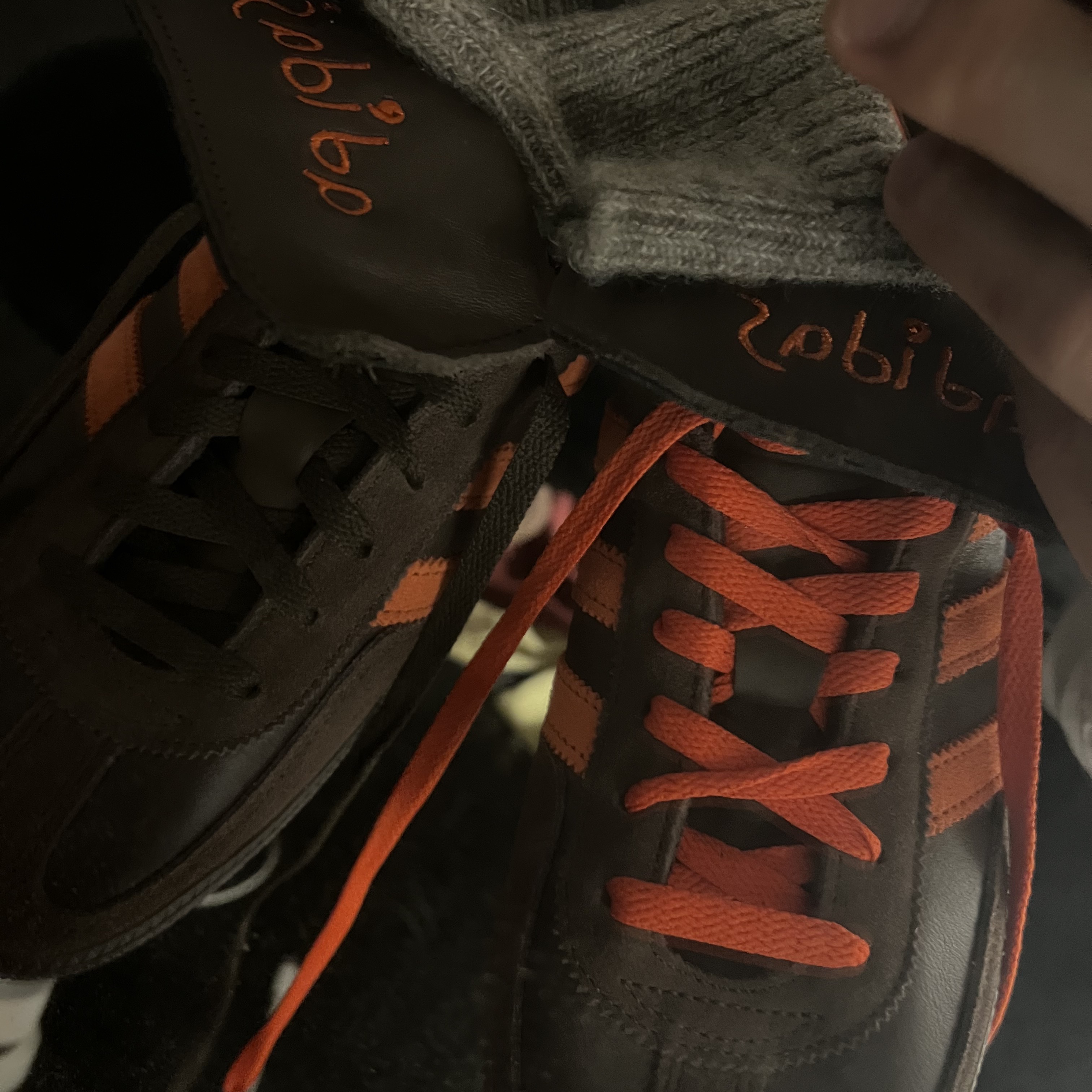 Adidas Spezial Handball Brown Collegiate Orange 착용 스타일 - 1