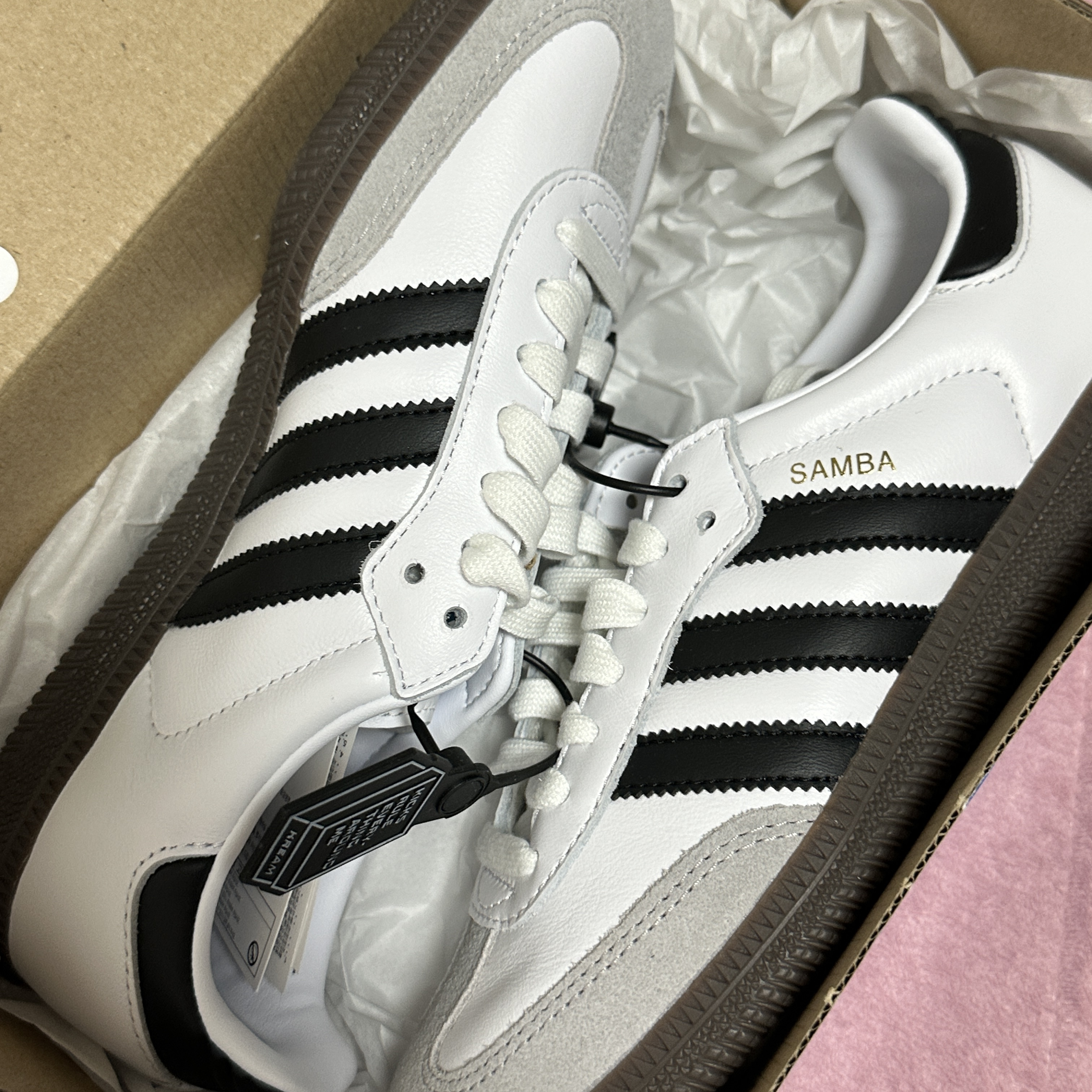 Adidas Samba OG Cloud White 착용 스타일 - 1