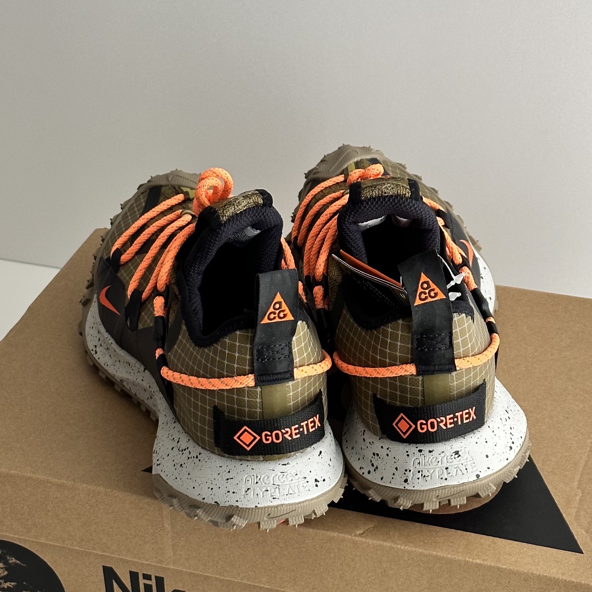 Nike ACG Mountain Fly Low Gore-Tex SE Hazel Rush 착용 스타일 - 4