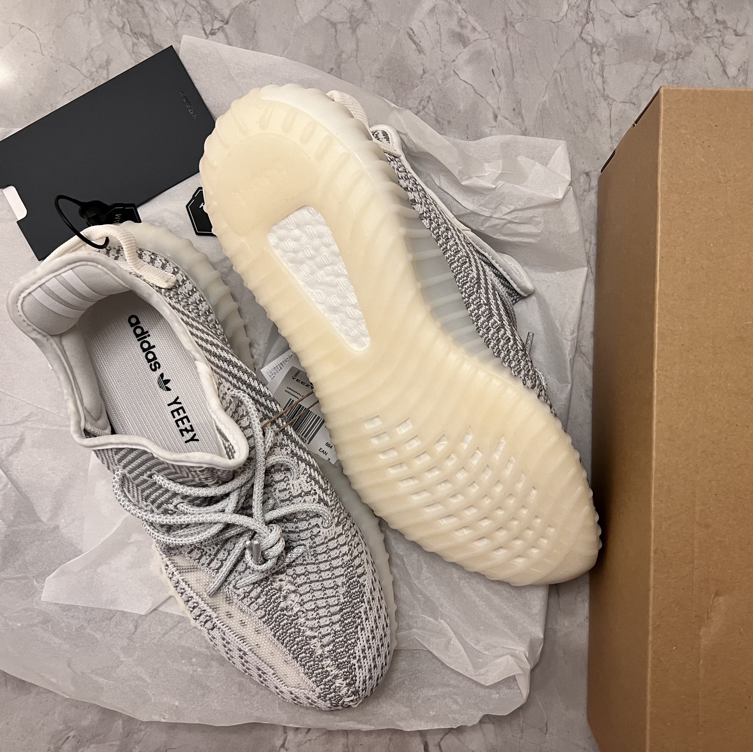 Adidas Yeezy Boost 350 V2 Static 2023 착용 스타일