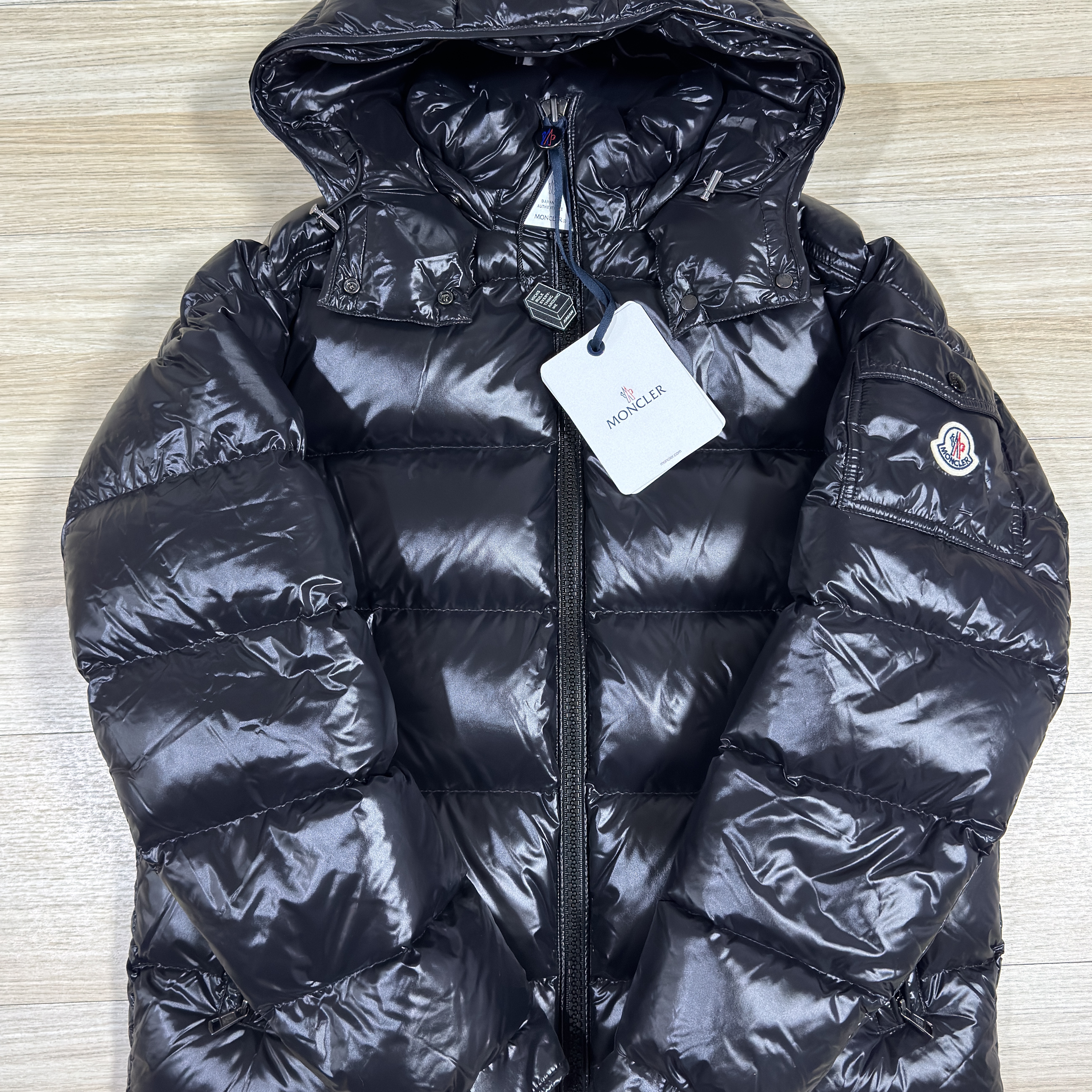 Moncler Maya Short Down Jacket Black - 23FW 착용 스타일 - 1