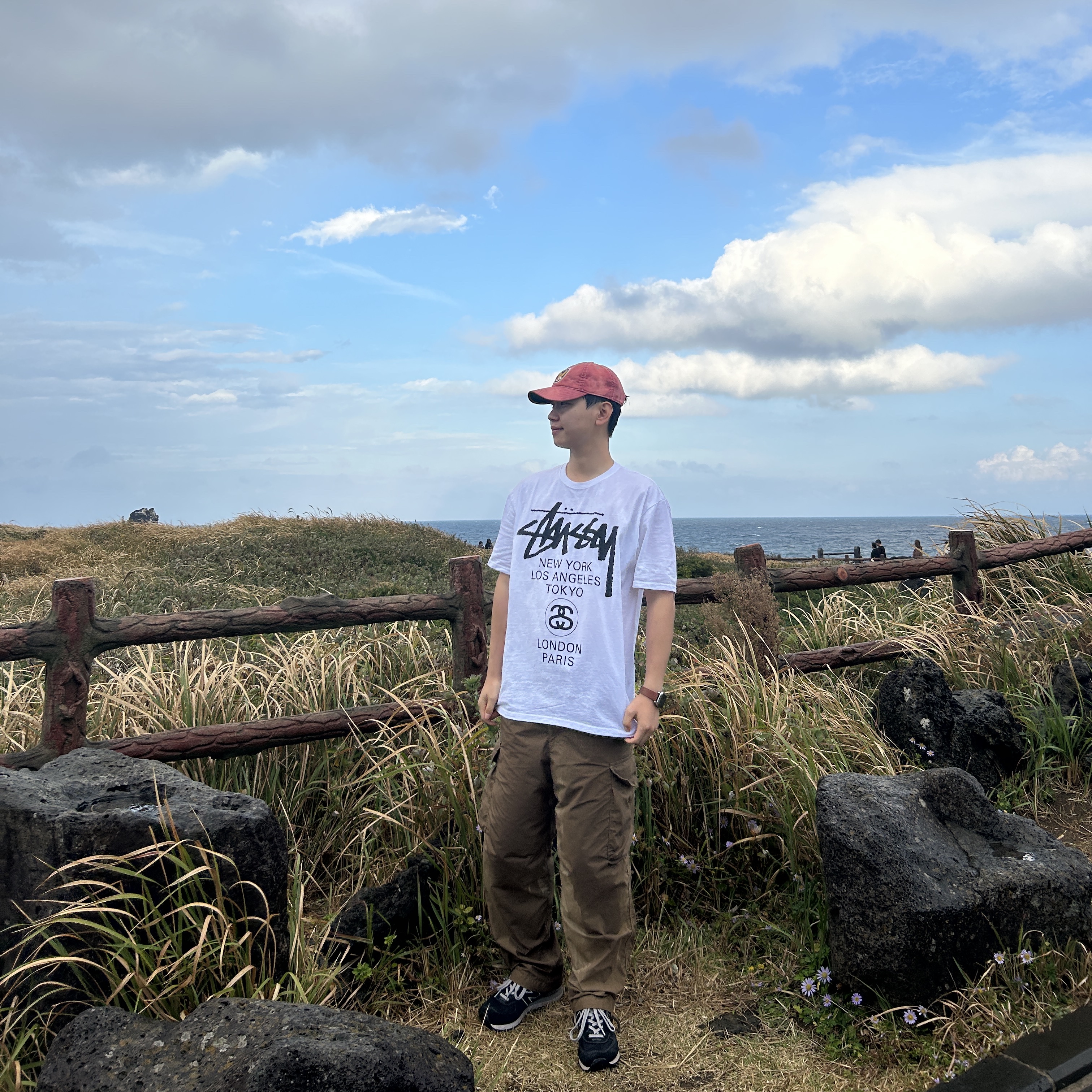 Stussy World Tour T-Shirt White 2023 착용 스타일