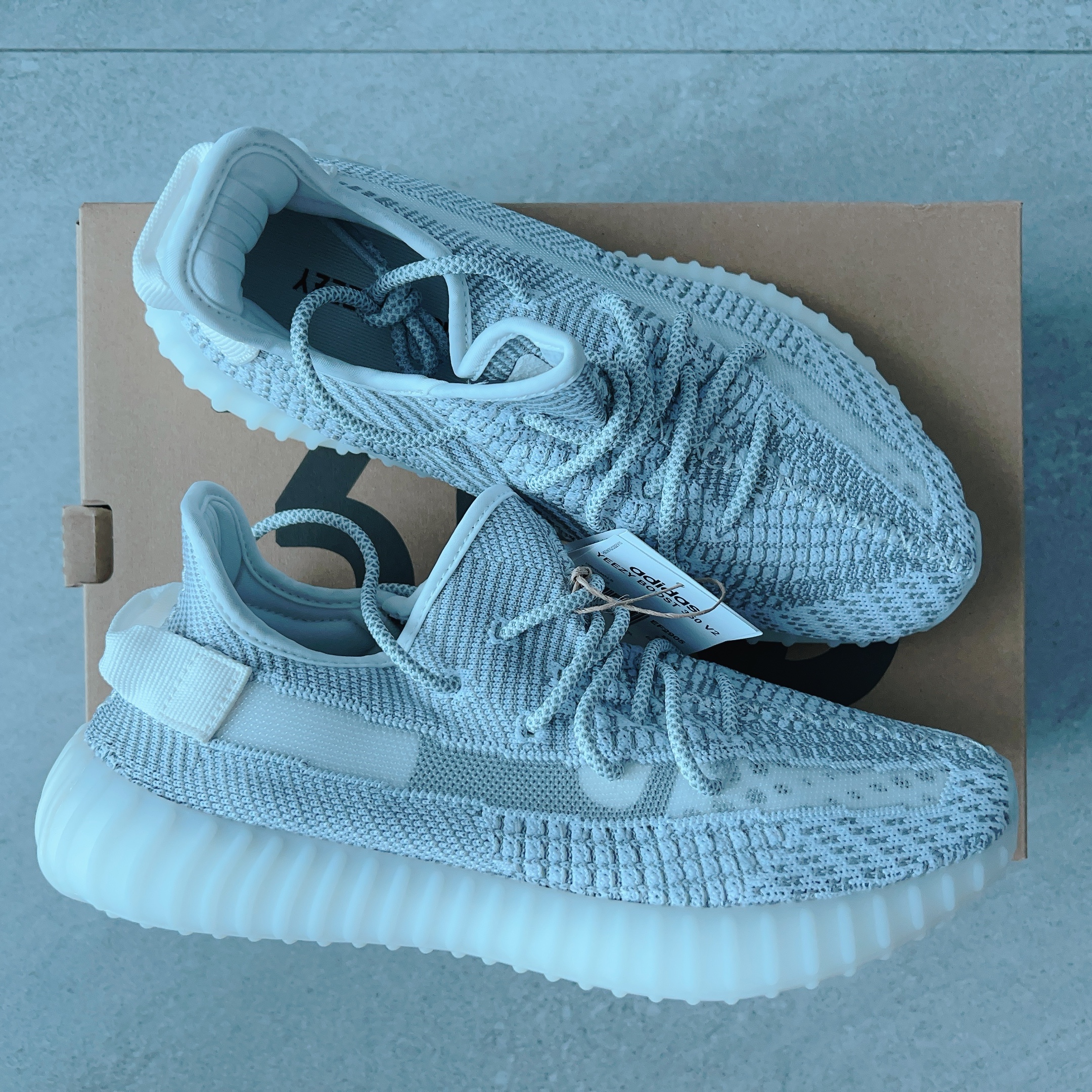 Adidas Yeezy Boost 350 V2 Static 2023 착용 스타일