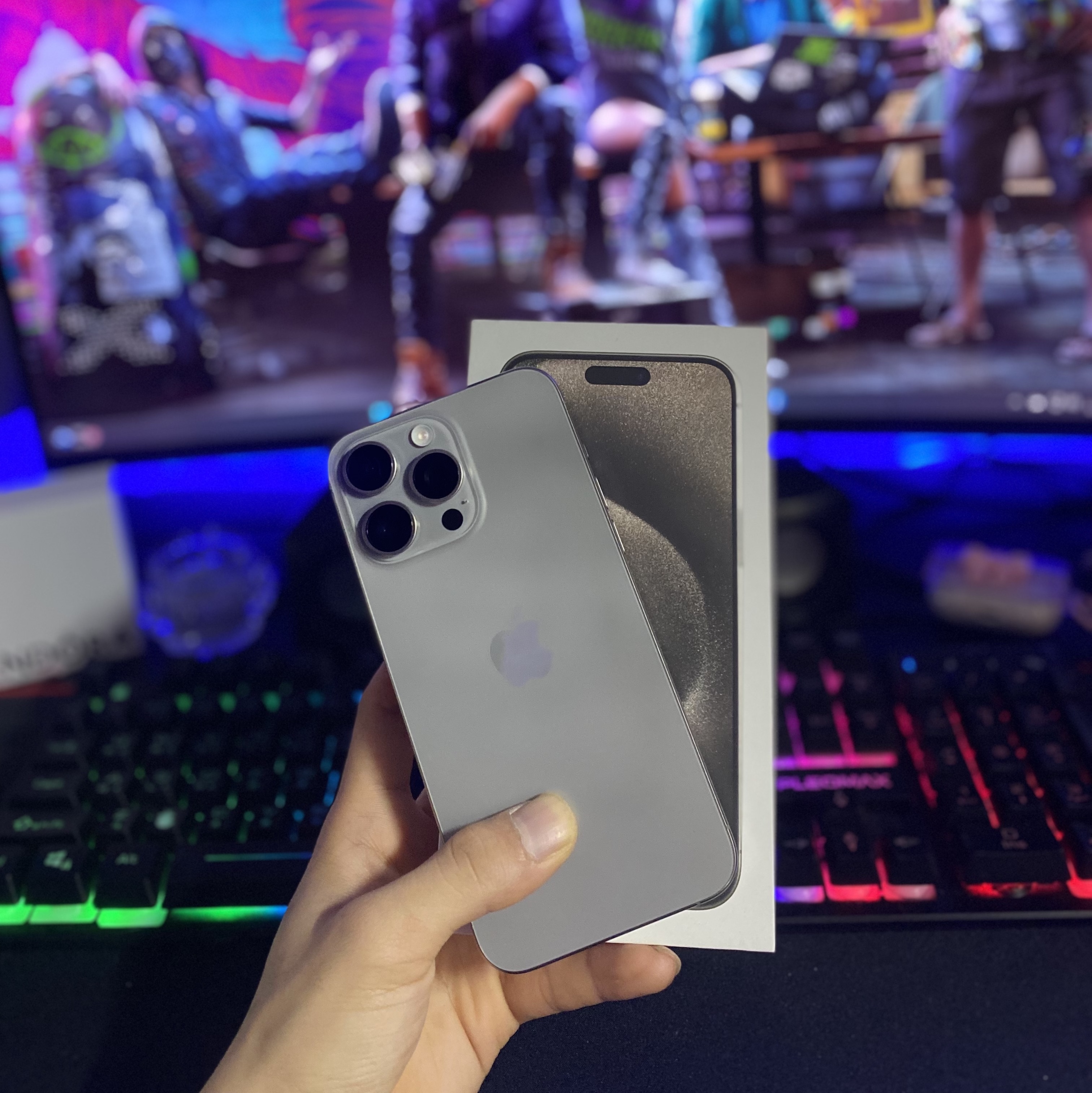 Apple iPhone 15 Pro Max 256GB Natural Titanium (Korean Ver.) 착용 스타일