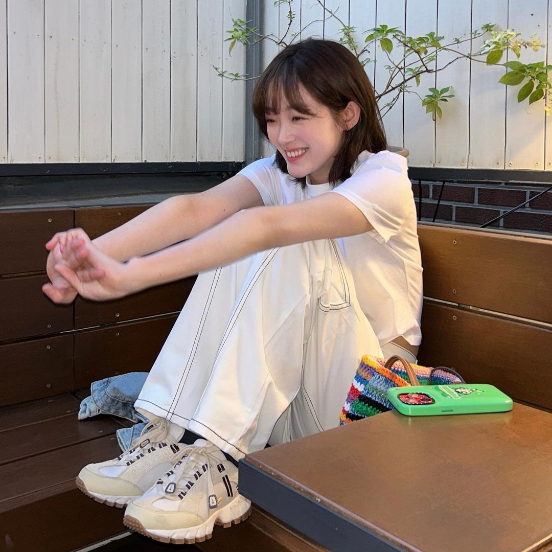 Nike x Jacquemus Air Humara LX Light Bone and Gold 착용 스타일 - 2