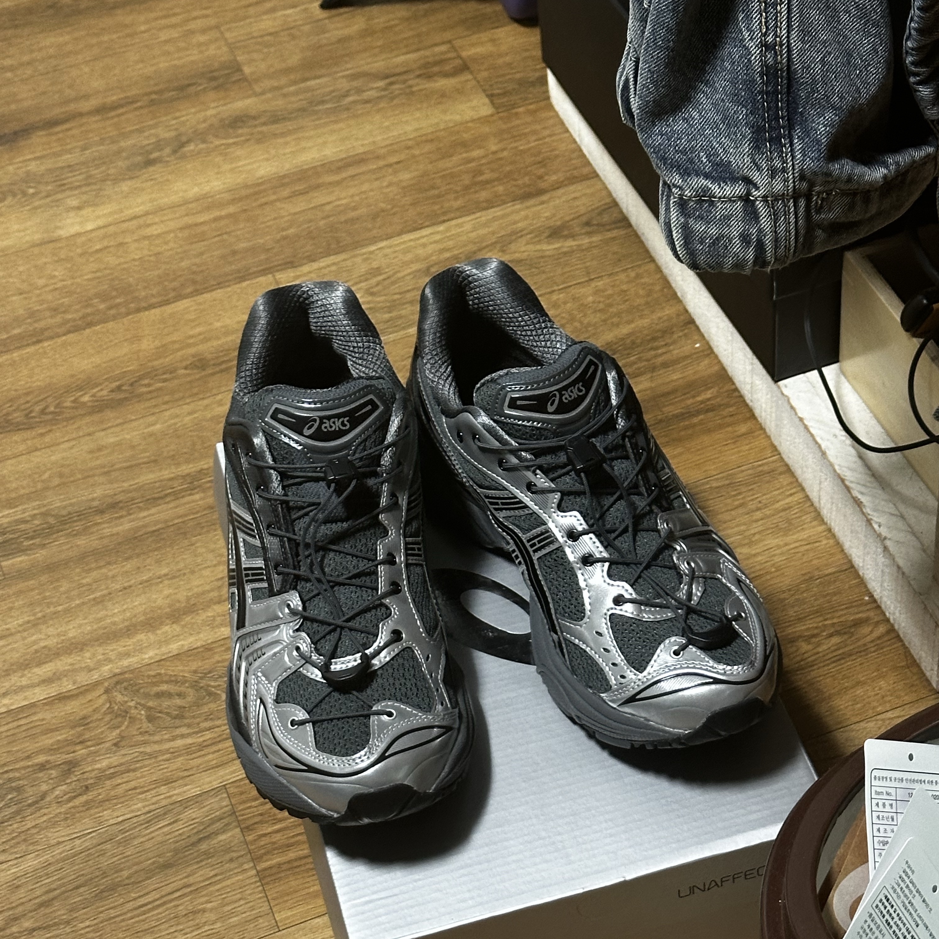 Asics x Unaffected Gel-Kayano 14 Silver Moon 착용 스타일 - 2