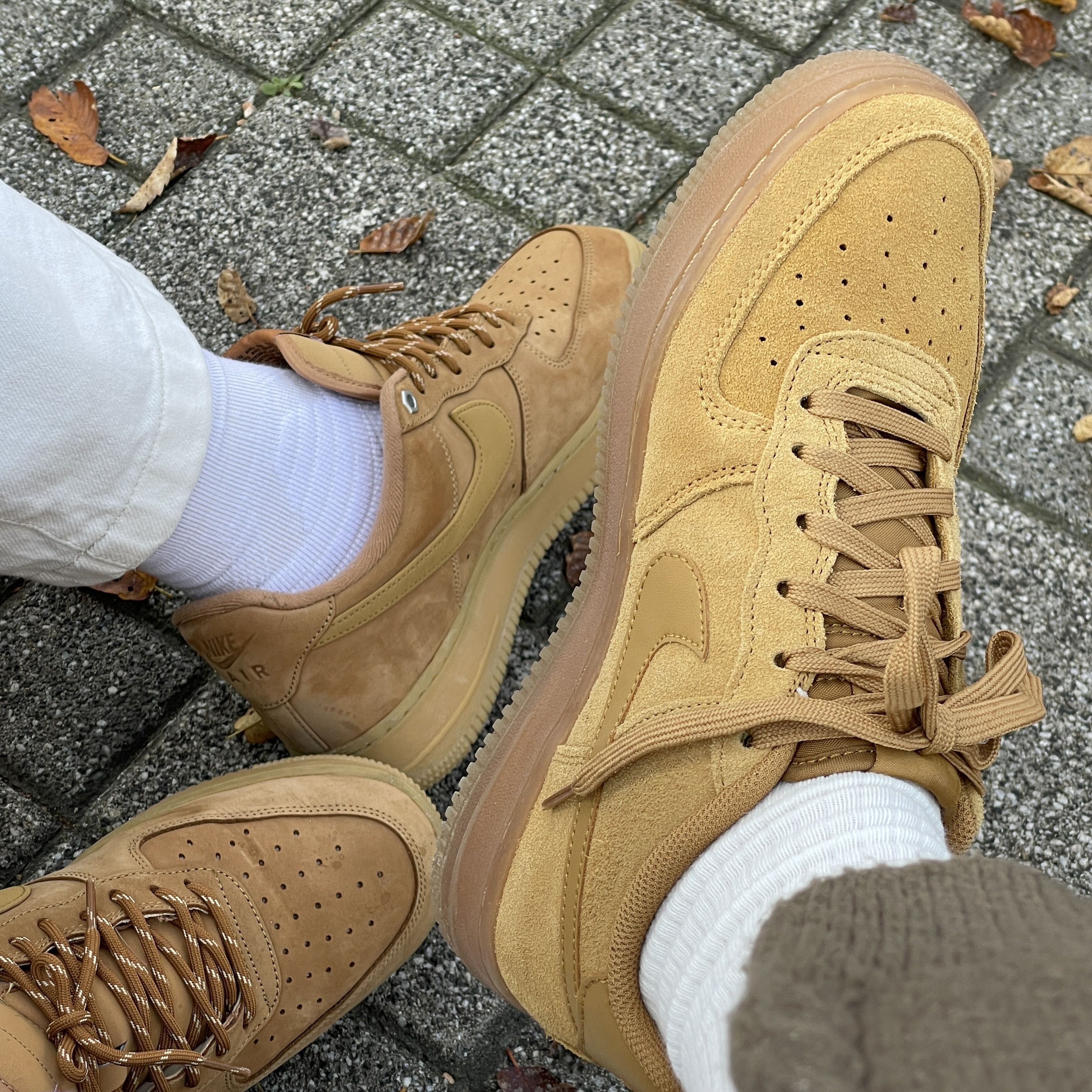 (GS) Nike Air Force 1 LV8 3 Wheat, Nike Air Force 1 '07 WB Flax 착용 스타일 - 1