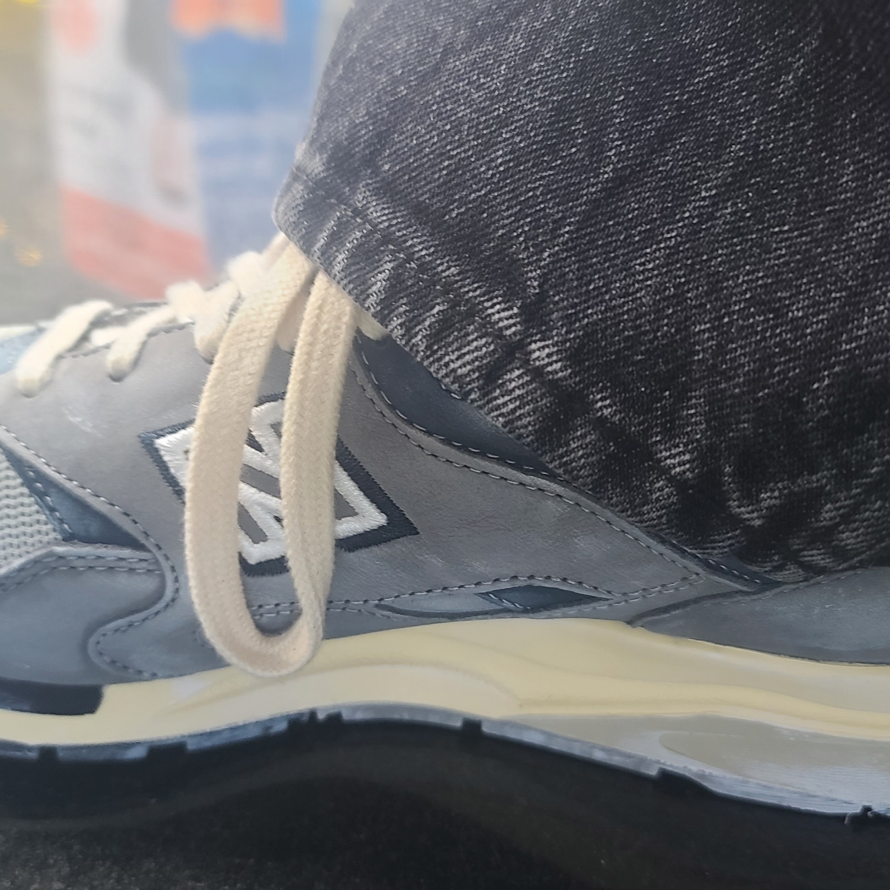 New Balance 1600 Premium Vintage Grey 착용 스타일 - 3
