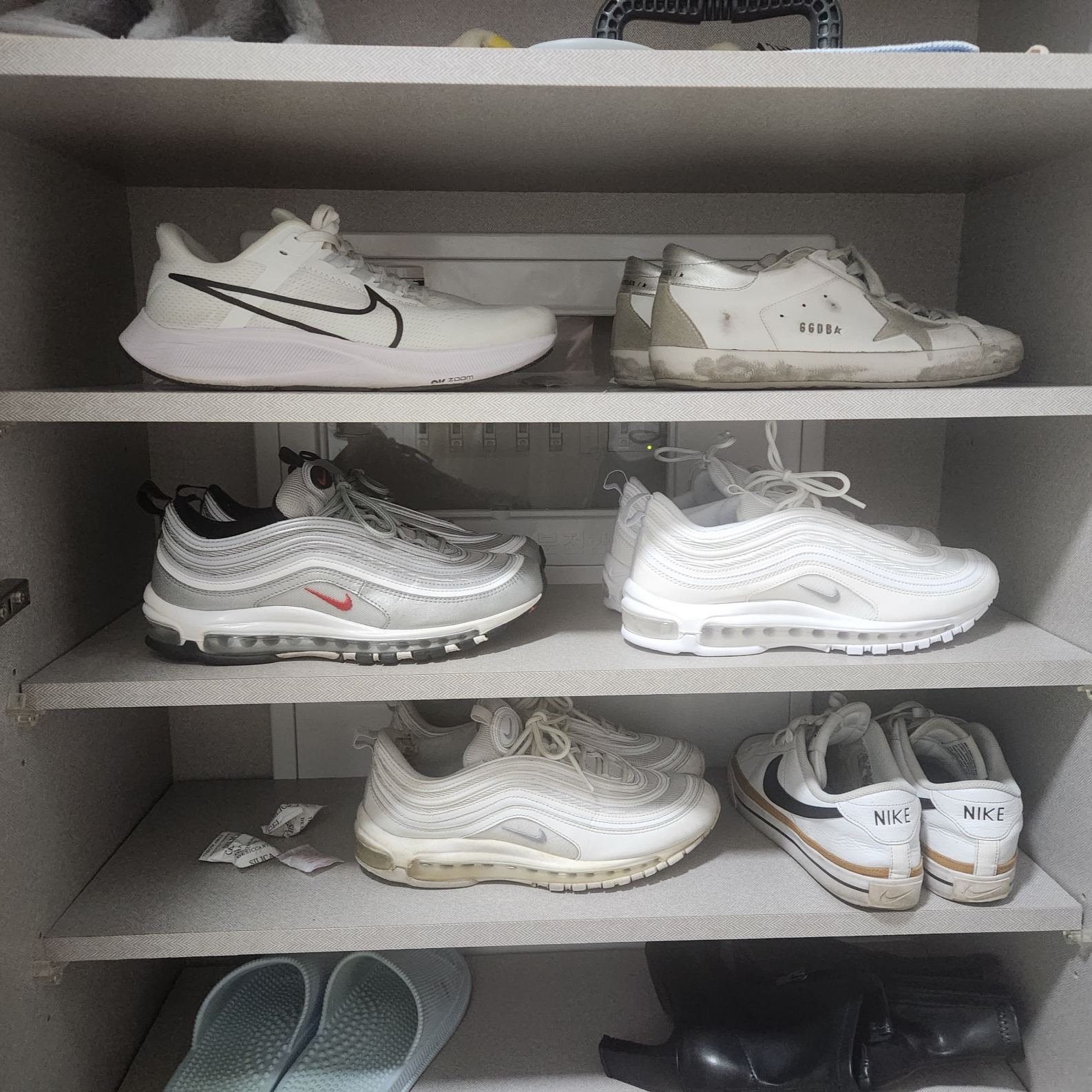 Nike Air Max 97 Triple White Wolf Grey 착용 스타일