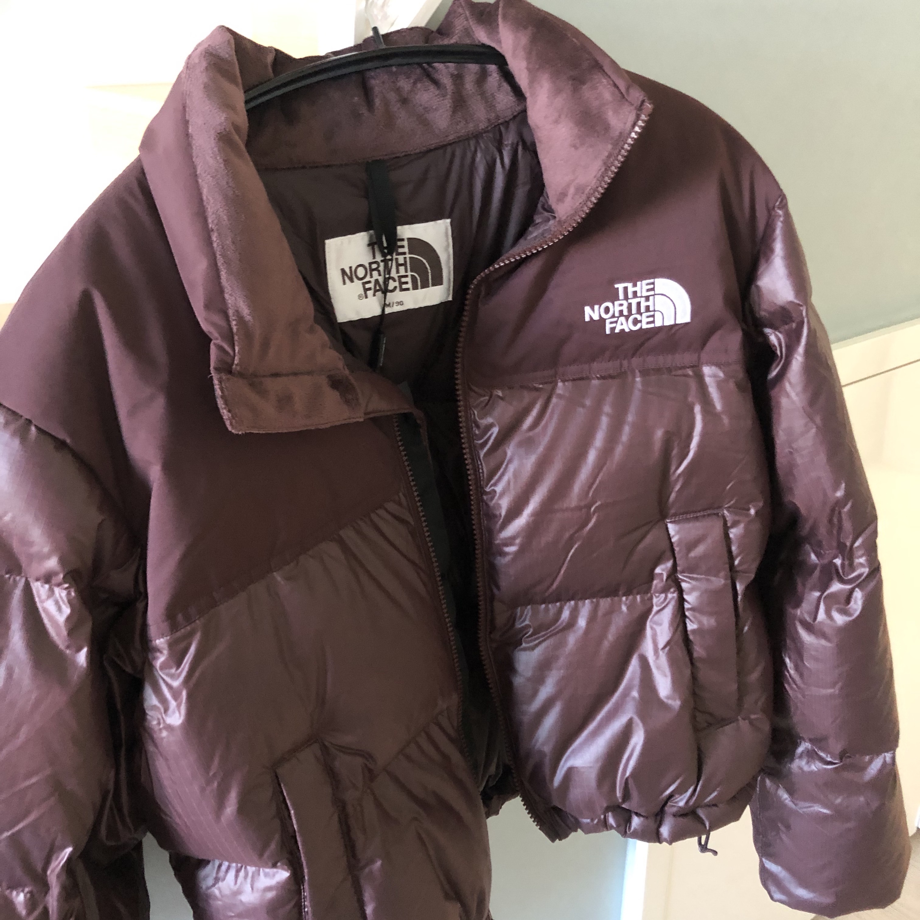 (W) The North Face White Label Novelty Nuptse Down Jacket Cocoa Brown 착용 스타일