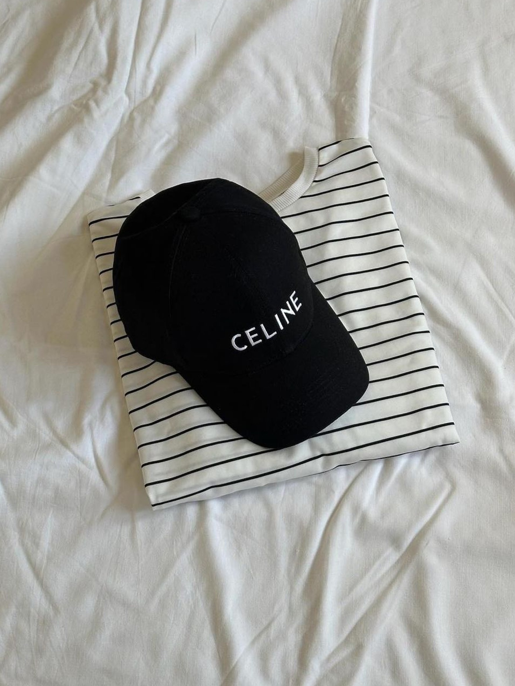 Celine Baseball Cap in Cotton Black, (W) Isabel Marant Tyron Logo Cap Ecru Black - 23FW 착용 스타일 - 2