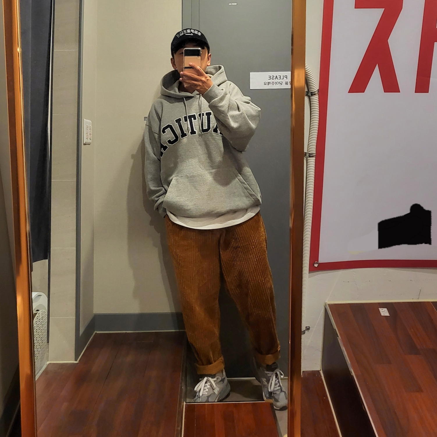 Supreme x Nike Arc Corduroy 6-Panel Black - 22SS, New Balance 993 Made in USA Grey - D Standard 착용 스타일 - 2