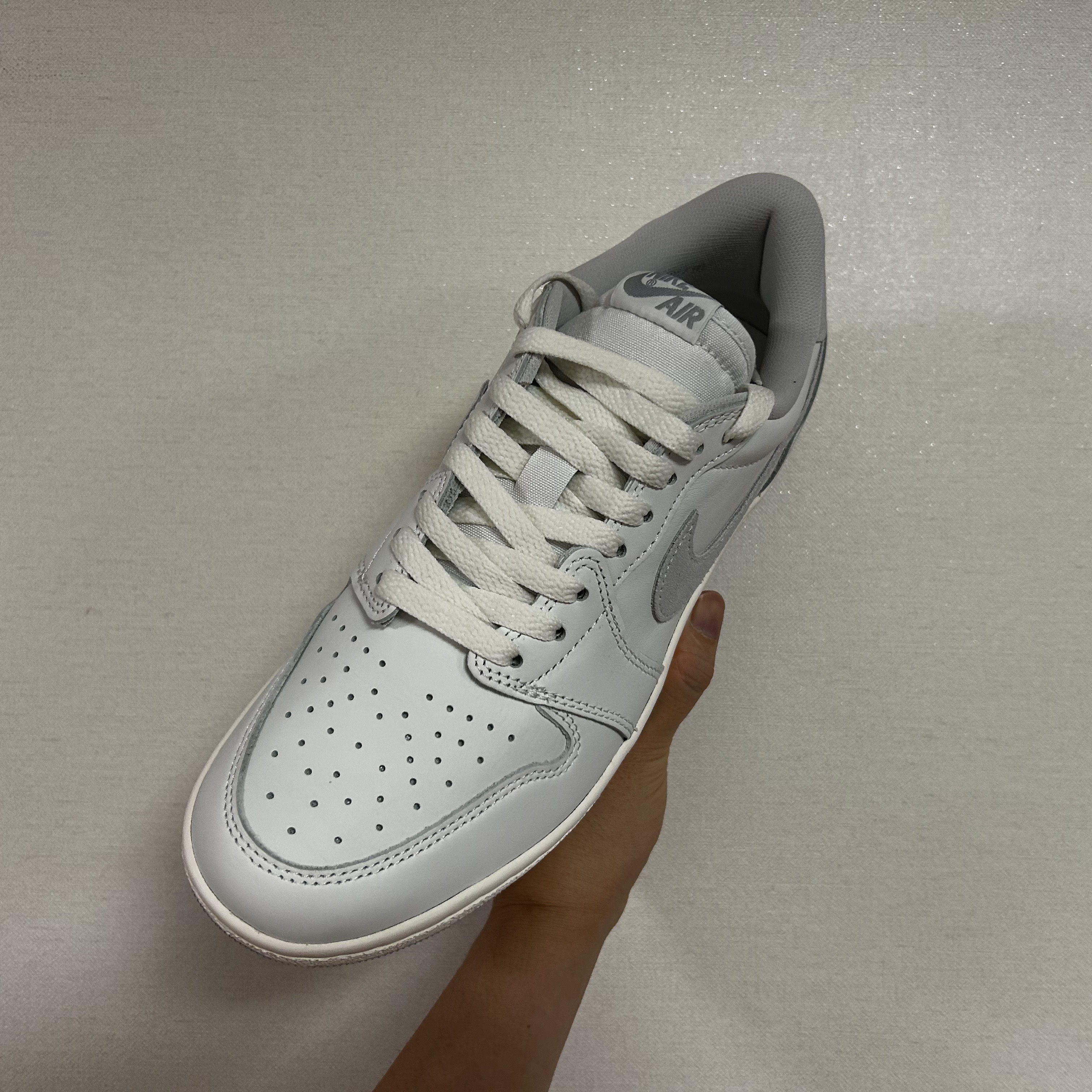 Jordan 1 Low 85 Neutral Grey 착용 스타일 - 1
