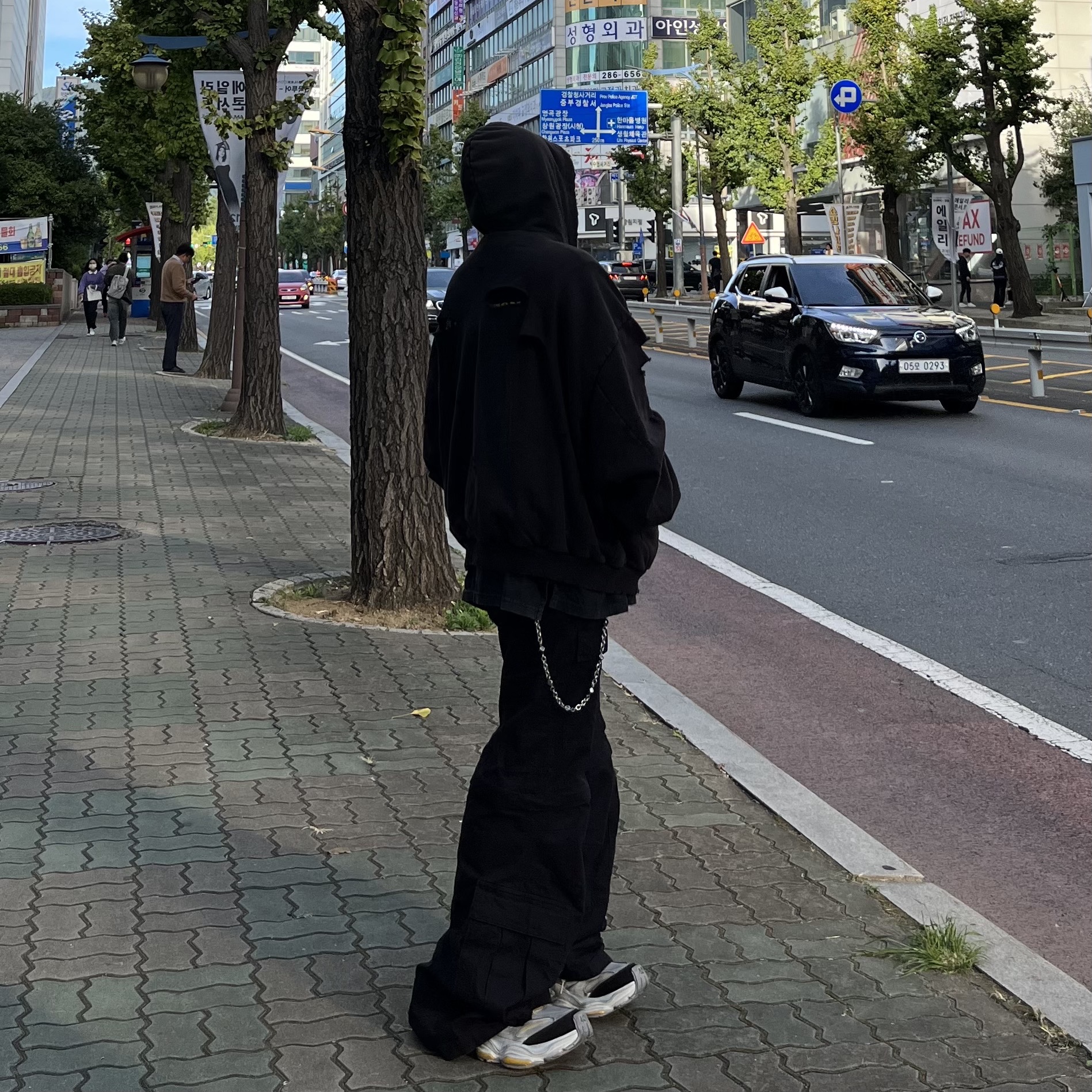 Balenciaga Flared Cargo Pants Black, Balenciaga Cargo Sneakers Grey Black Yellow 착용 스타일