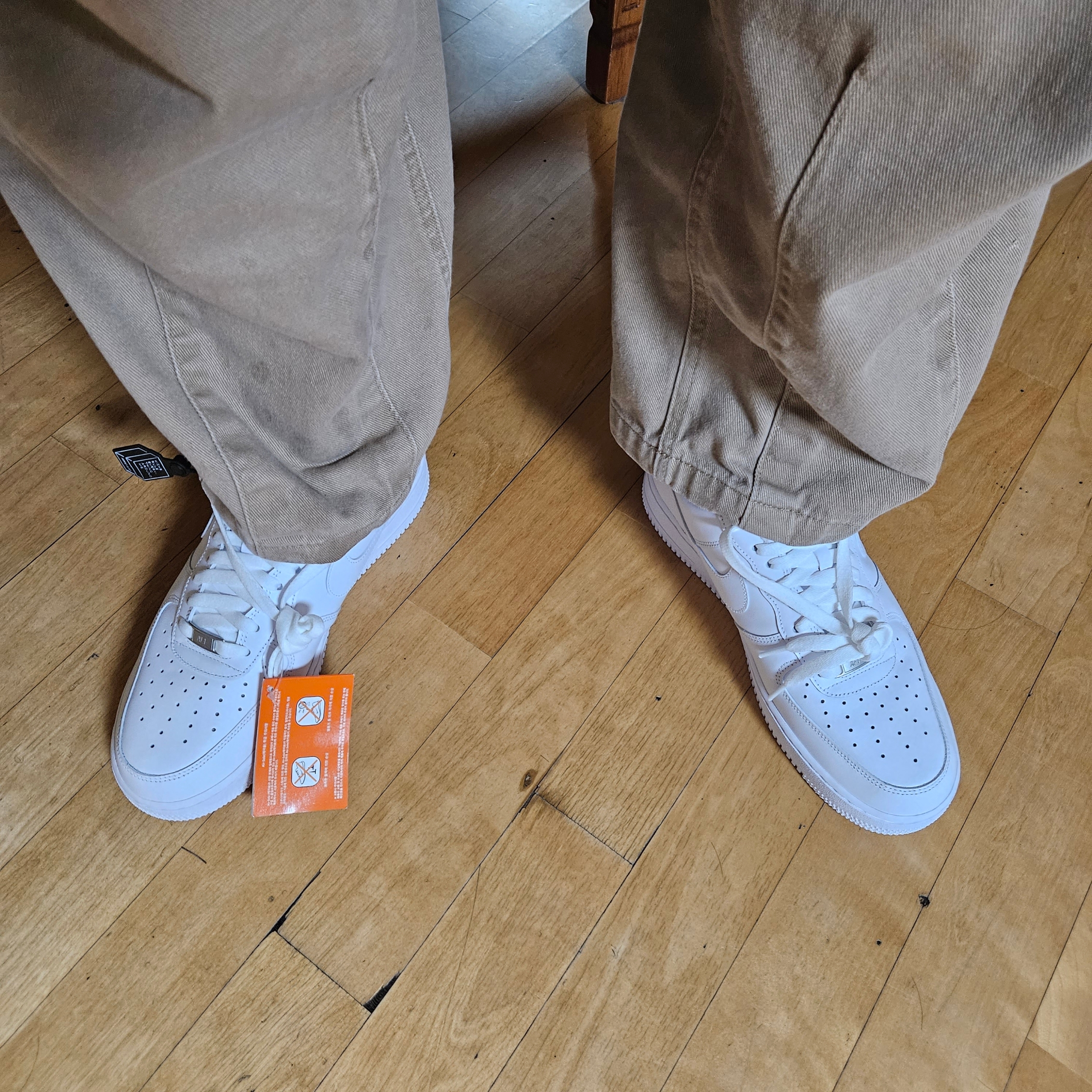 Nike Air Force 1 '07 Low White 착용 스타일 - 3