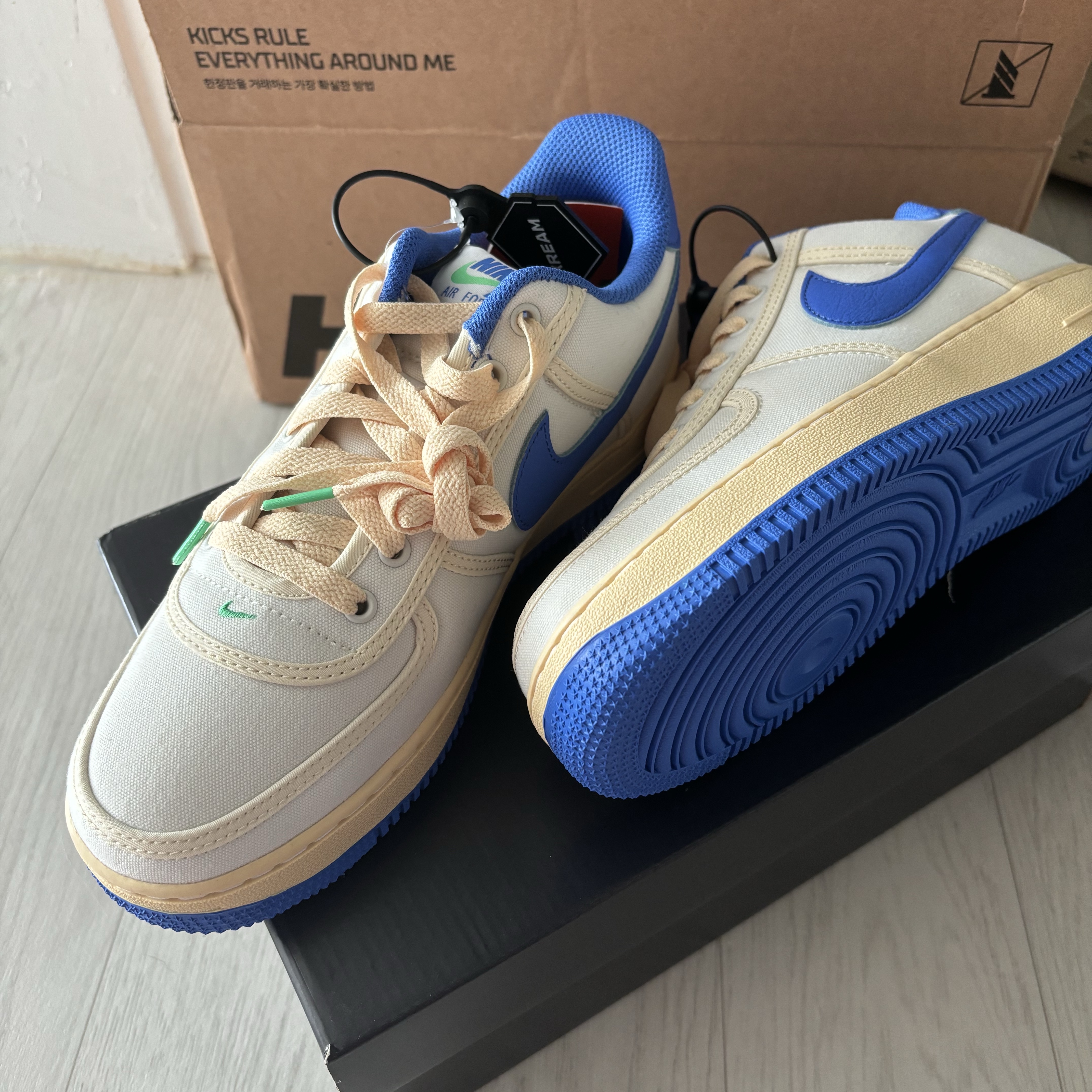 (W) Nike Air Force 1 '07 Sail Medium Blue 착용 스타일 - 3