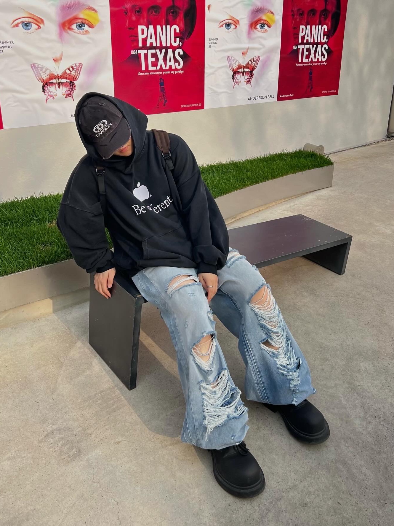 Balenciaga Steroid Derby Black, Civision by CSC Vison Destroyed Cap Washed Black 착용 스타일