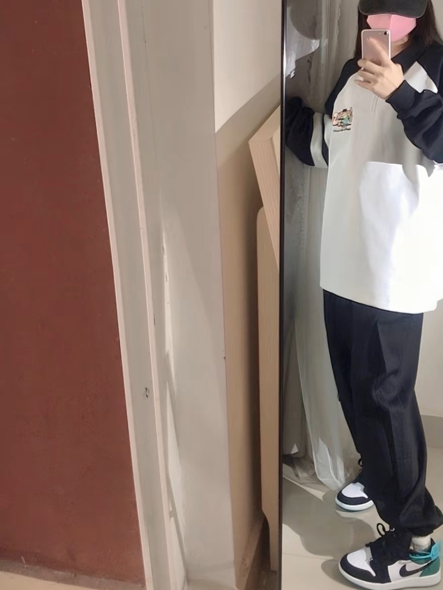 (GS) Jordan 1 Low Black Mystic Green 착용 스타일 - 1