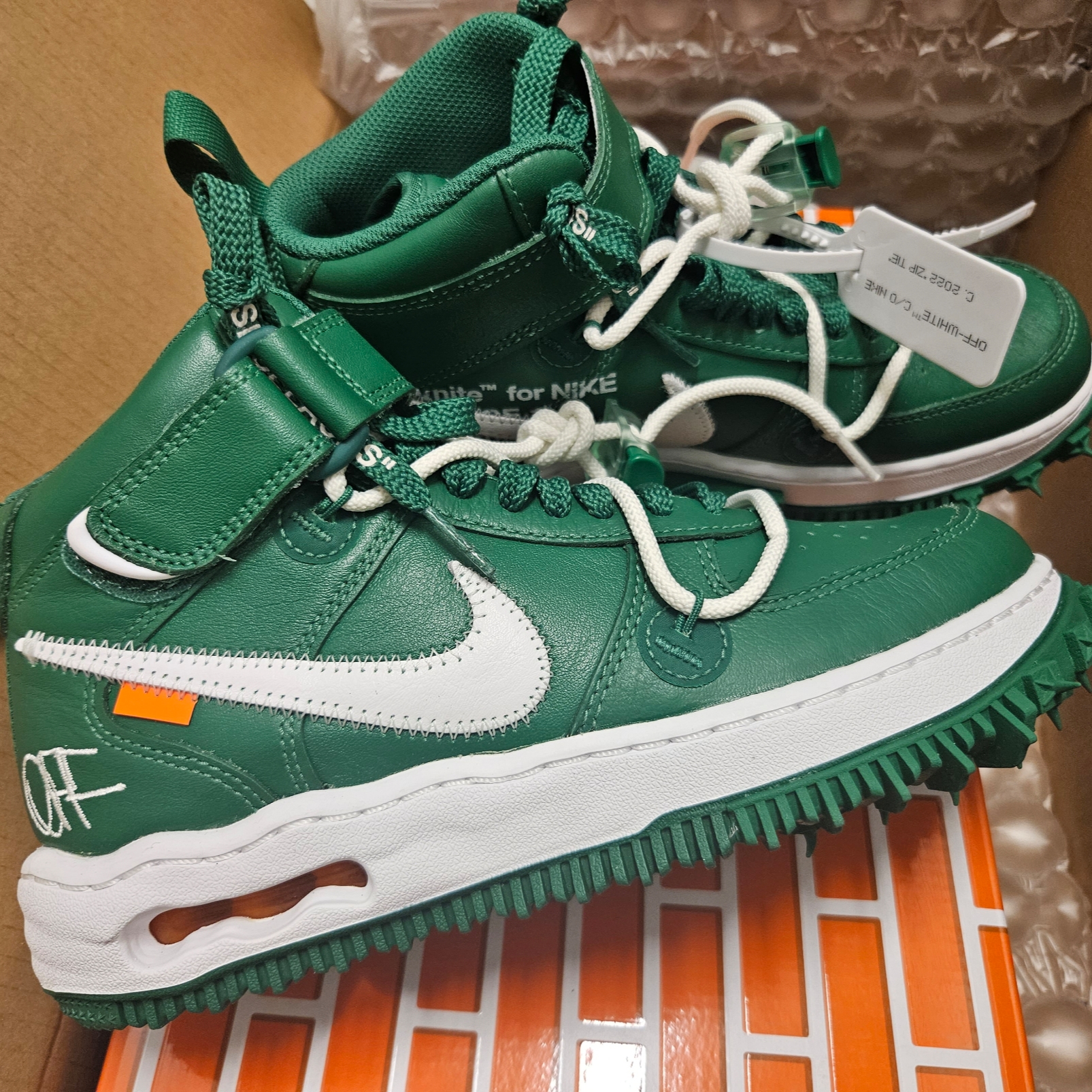 Nike x Off-White Air Force 1 Mid SP Leather Pine Green 착용 스타일 - 1