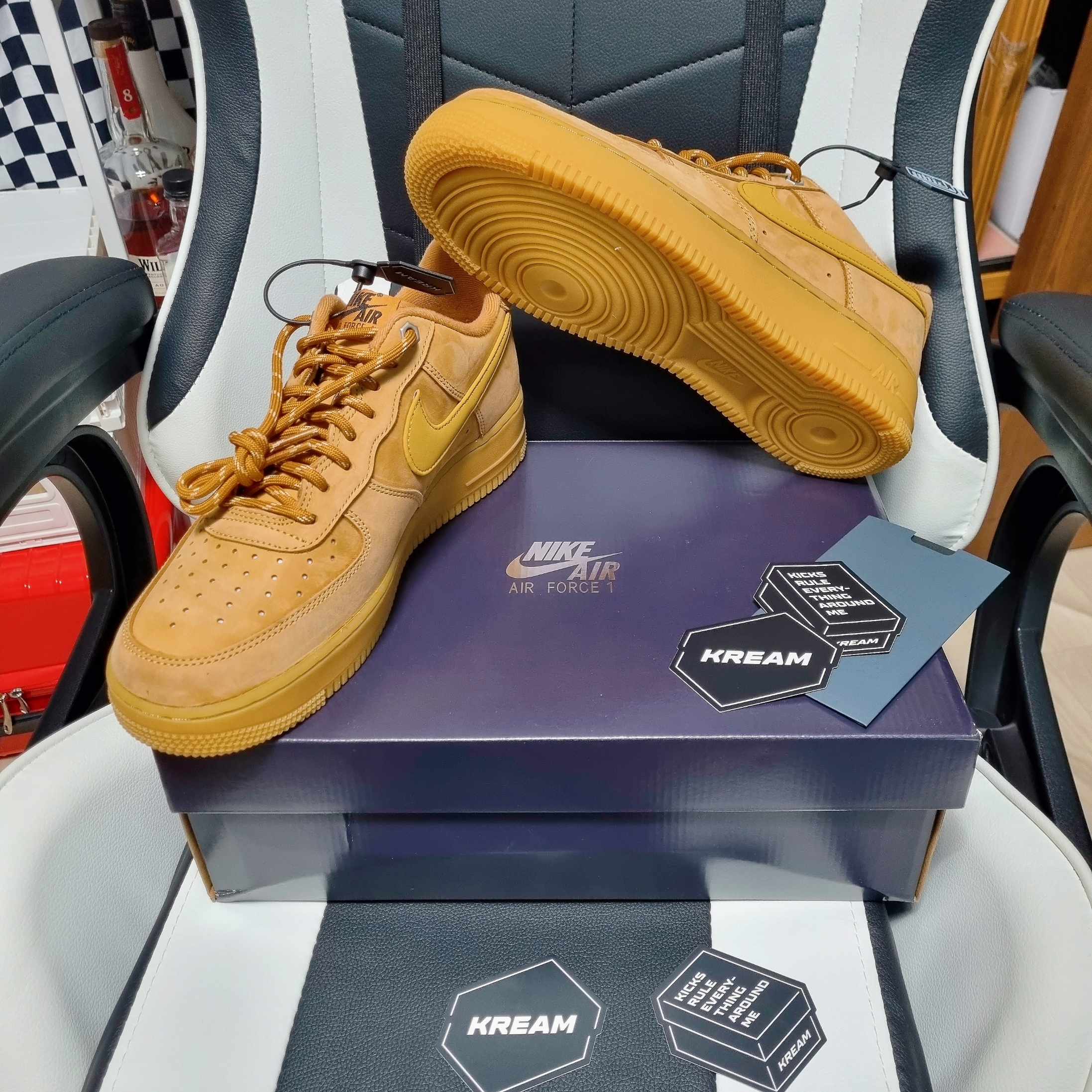 Nike Air Force 1 '07 WB Flax 착용 스타일