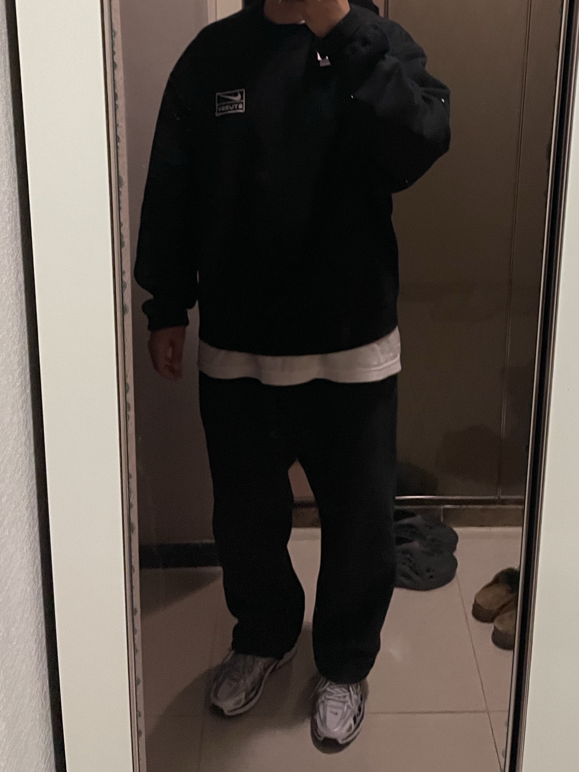 Nike x Stussy NRG Washed Fleece Crewneck Black (DO5310-010), (W) Nike P-6000 Metallic Silver Red 착용 스타일 - 2