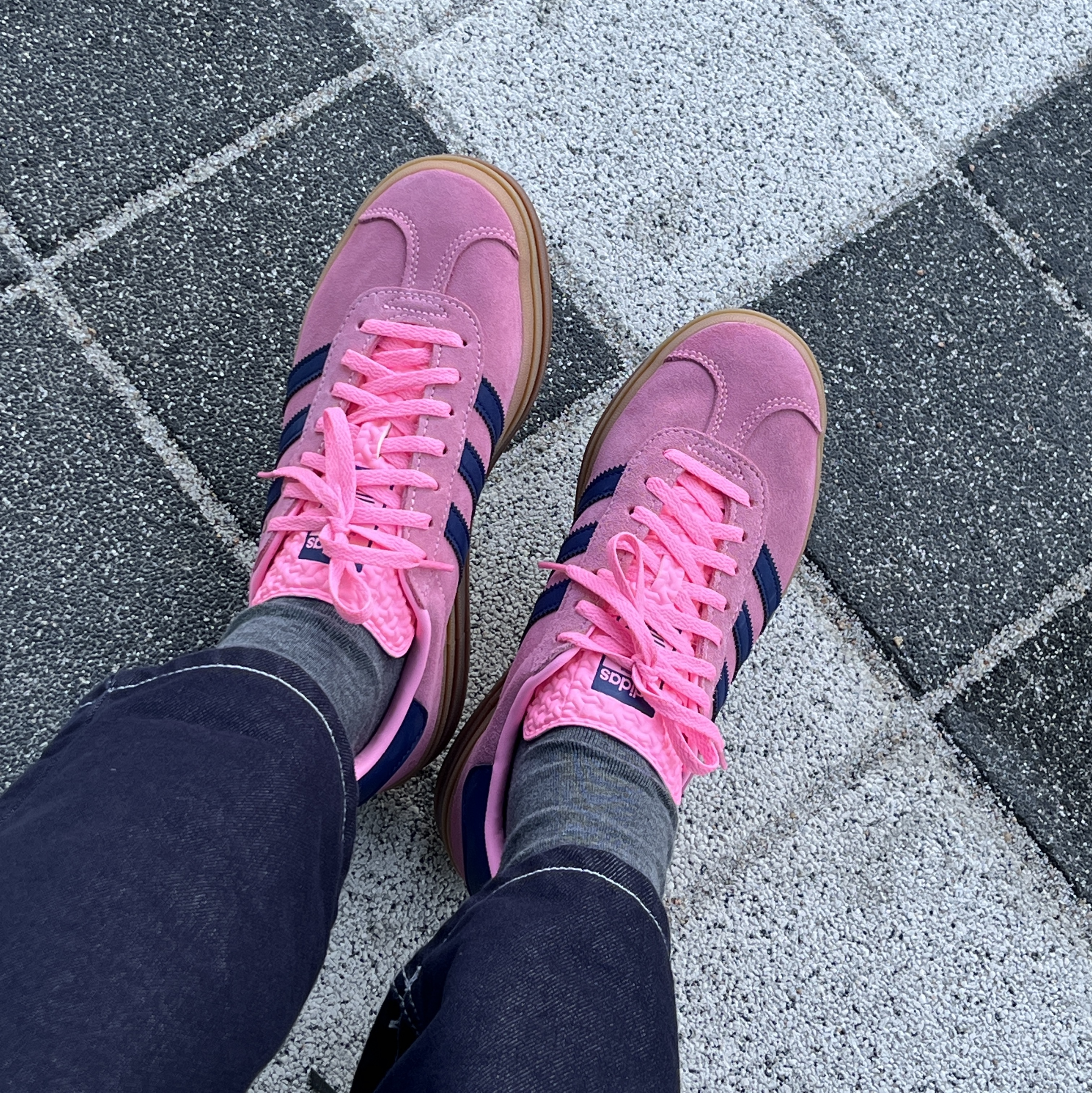 (W) Adidas Gazelle Bold Pink Glow Victory Blue 착용 스타일
