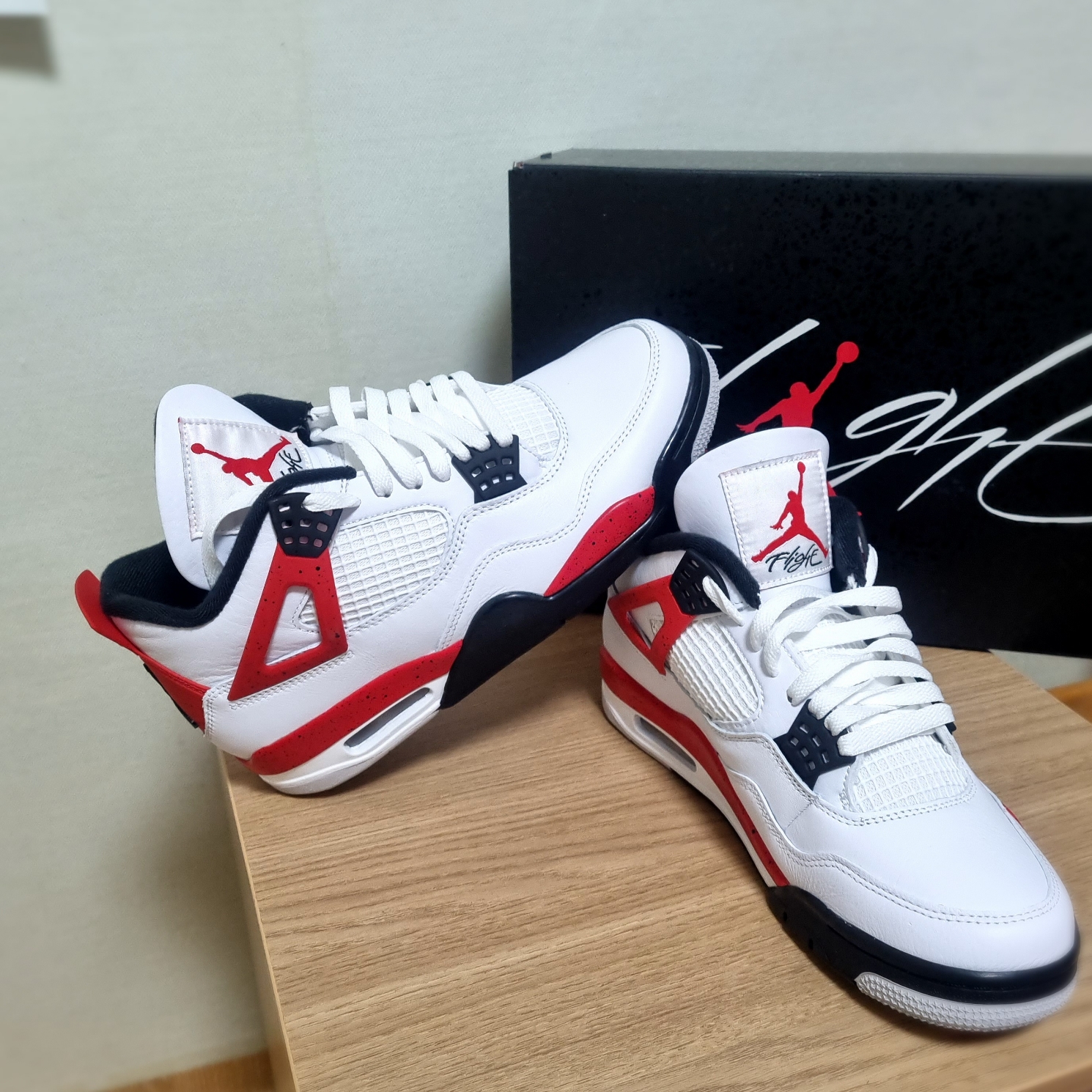 Jordan 4 Retro Red Cement 착용 스타일 - 2