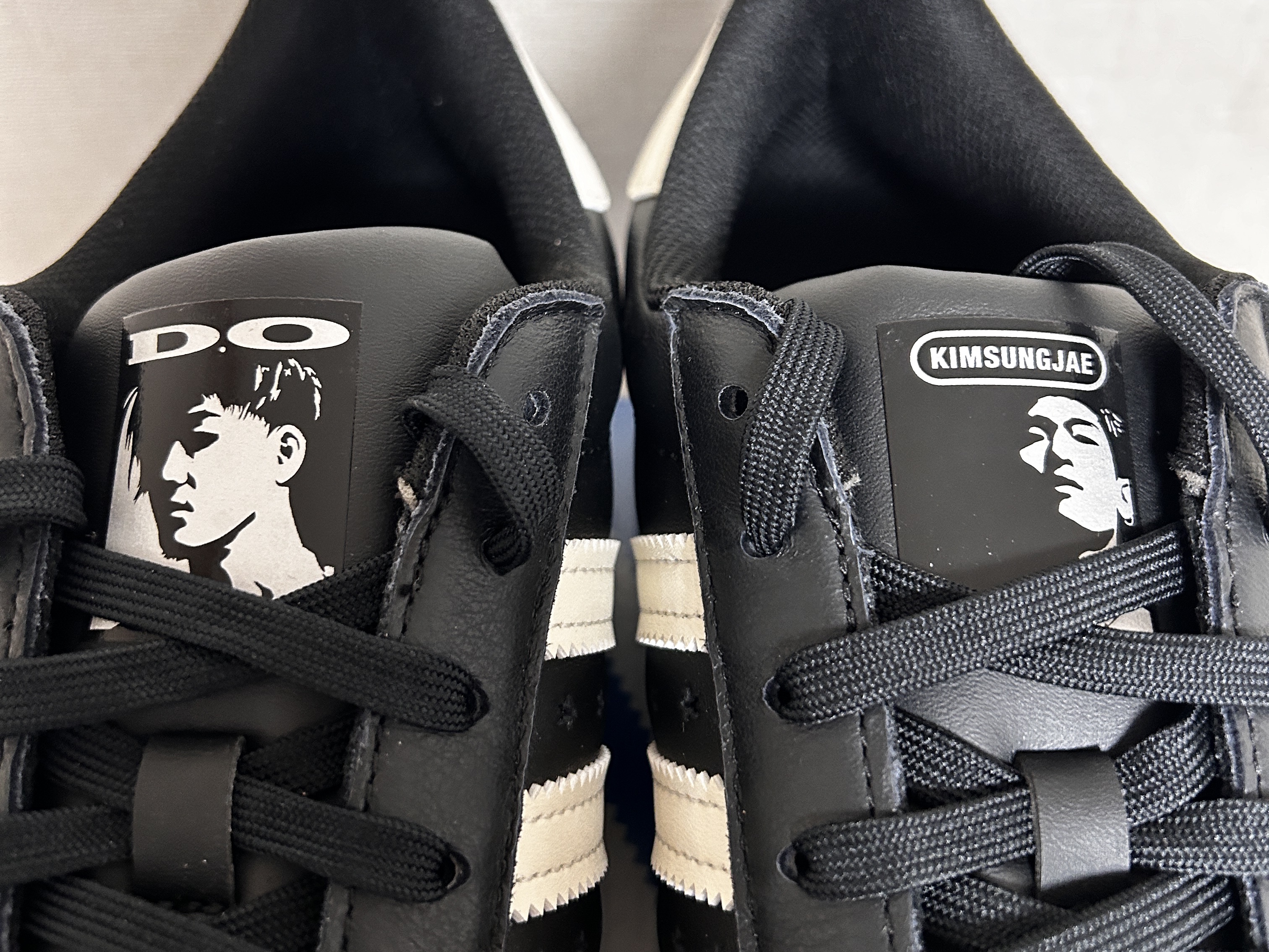 Adidas x Deux Superstar 80s Core Black Off White 착용 스타일 - 3